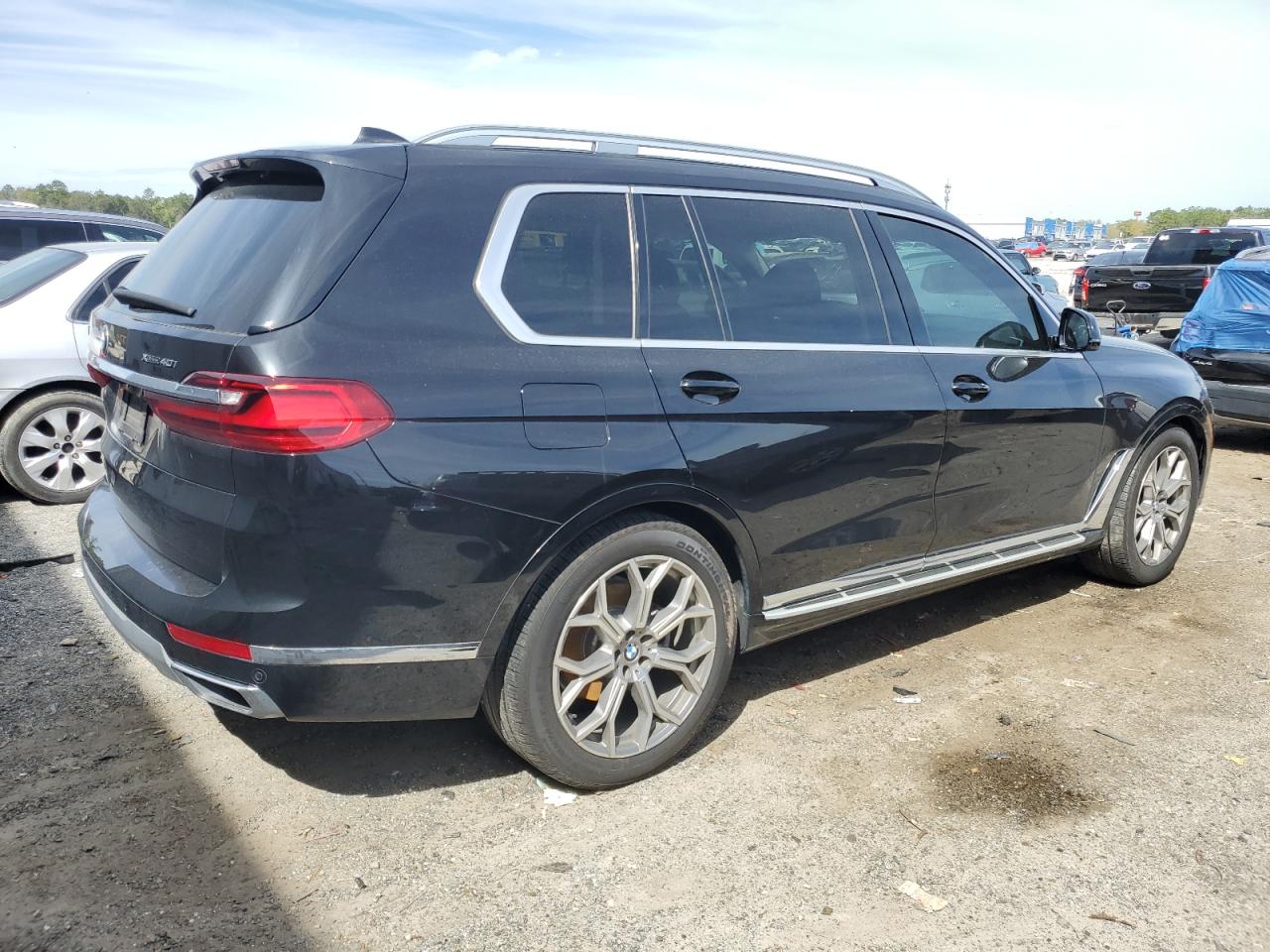 Photo 2 VIN: 5UXCW2C02L9A03776 - BMW X7 