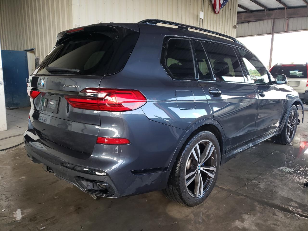 Photo 2 VIN: 5UXCW2C02N9M65383 - BMW X7 