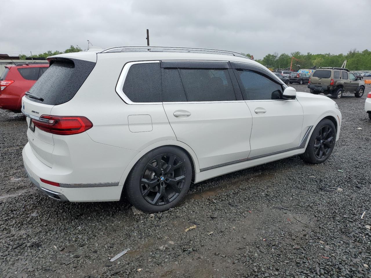 Photo 2 VIN: 5UXCW2C03N9K42074 - BMW X7 