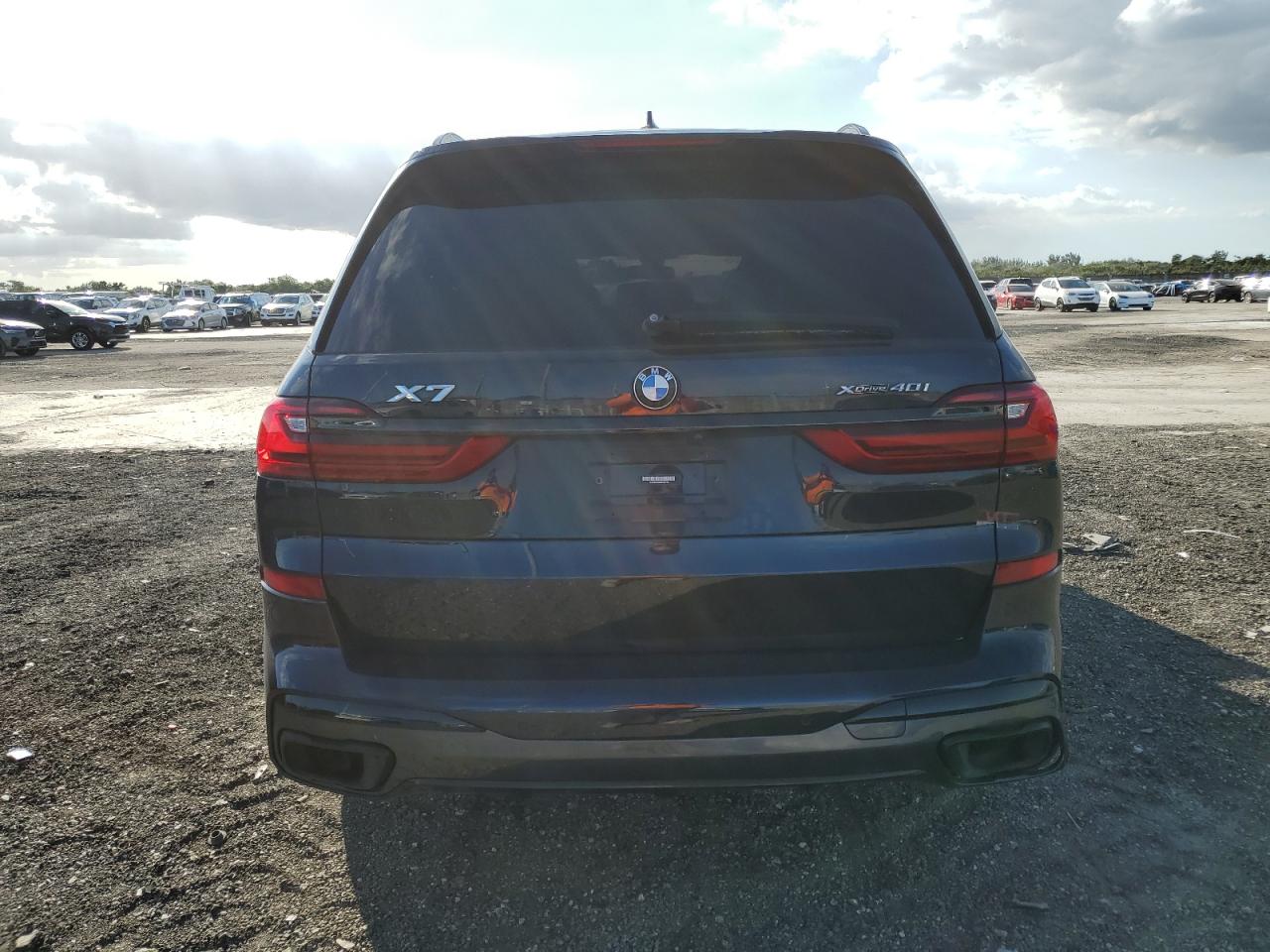 Photo 5 VIN: 5UXCW2C04N9J82760 - BMW X7 