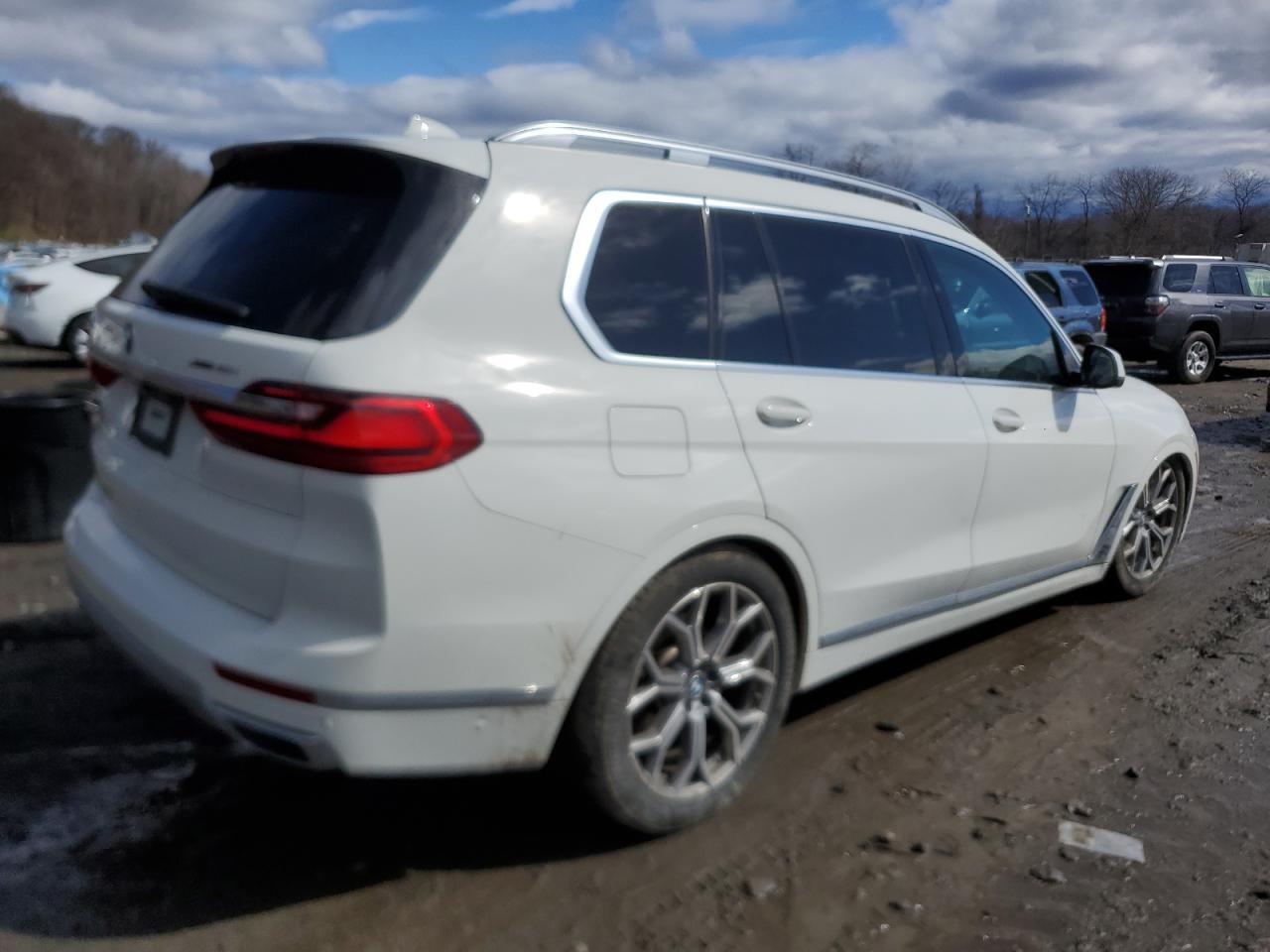 Photo 2 VIN: 5UXCW2C05N9J27654 - BMW X7 