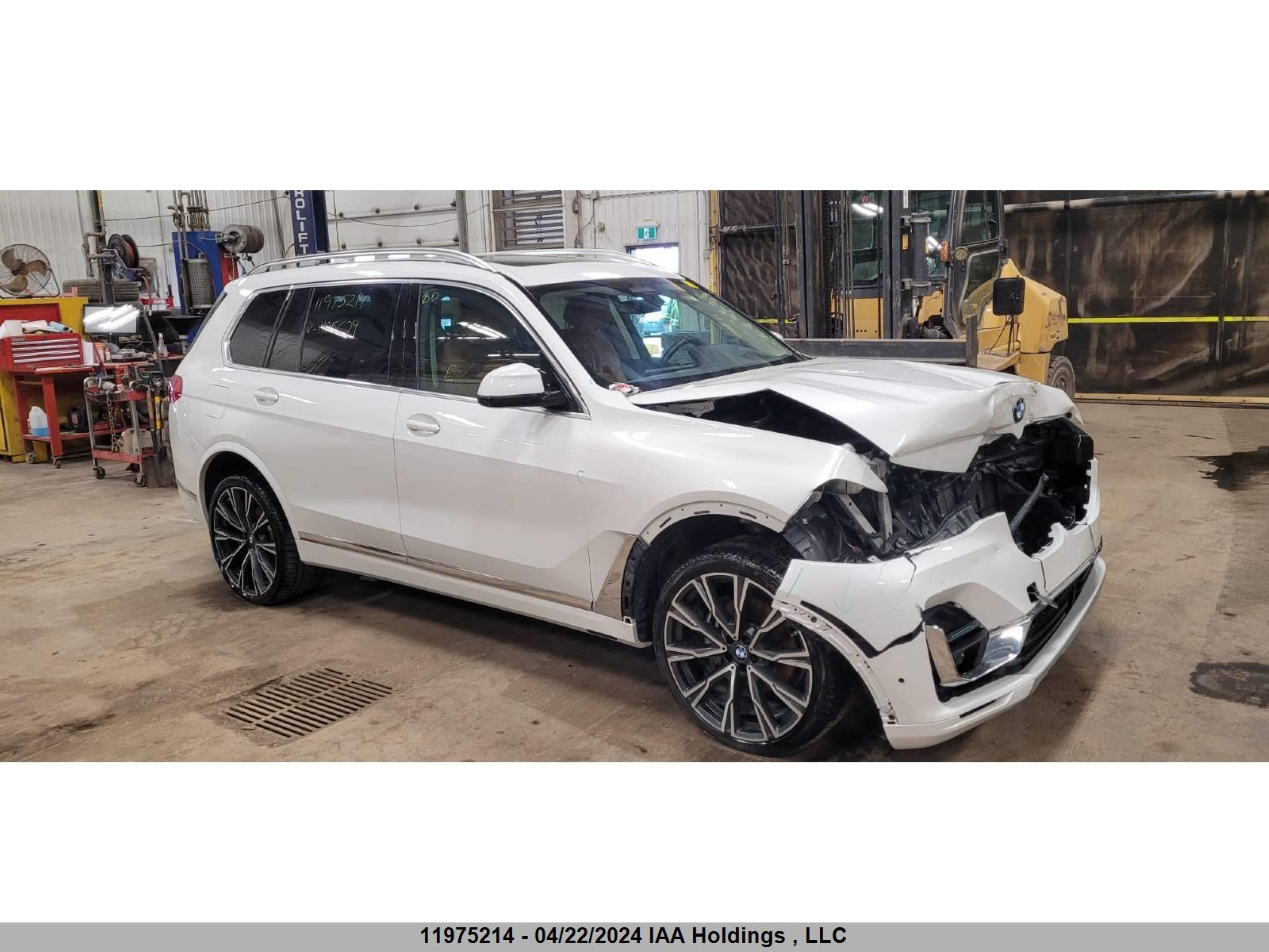 Photo 2 VIN: 5UXCW2C05N9M05629 - BMW X7 