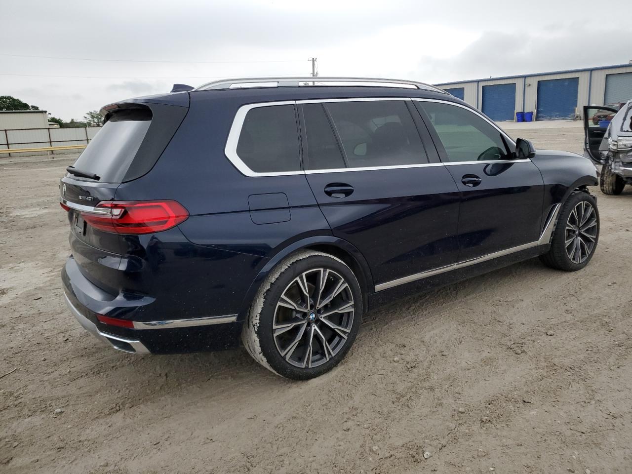 Photo 2 VIN: 5UXCW2C06L9D01022 - BMW X7 