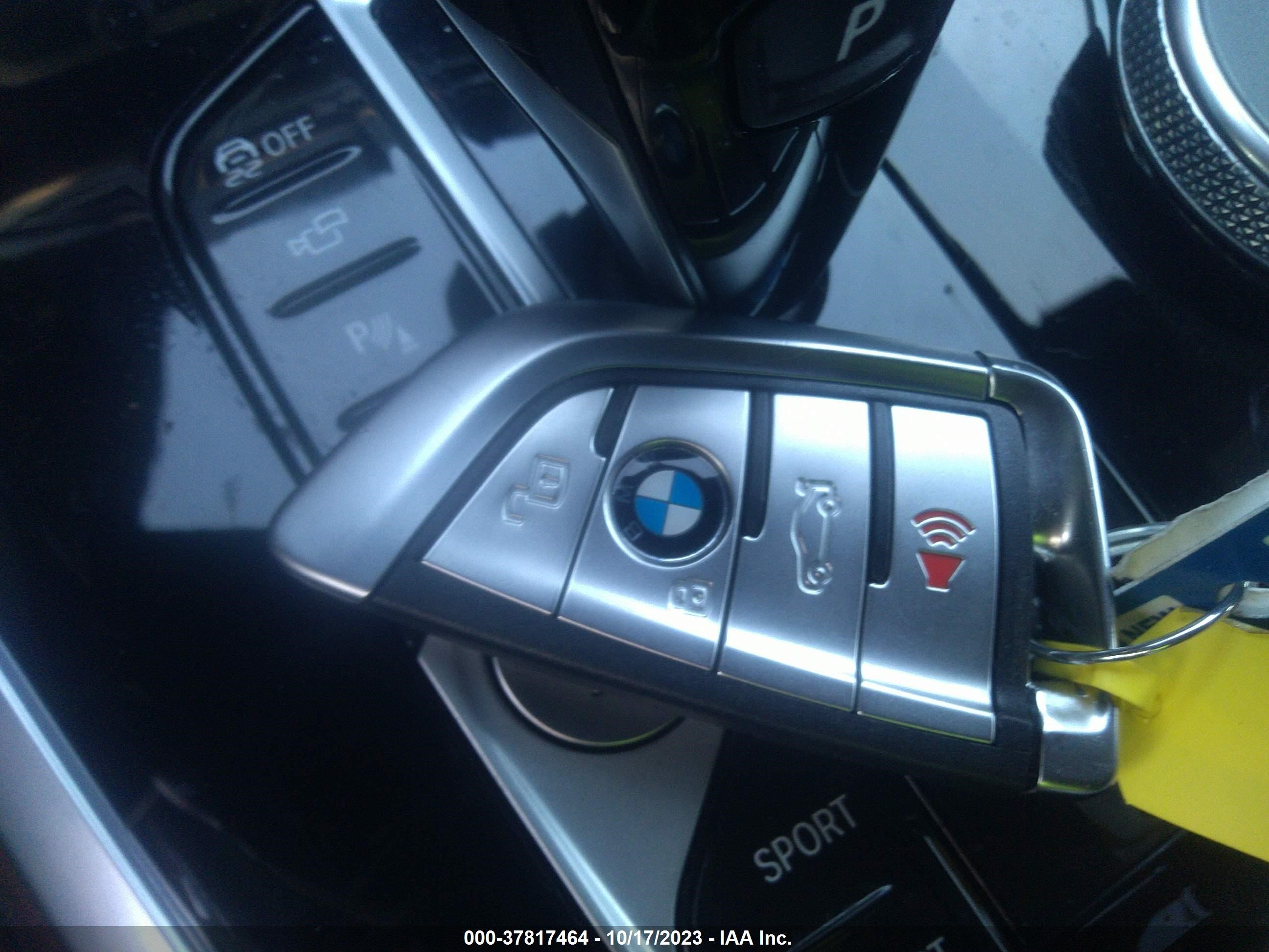 Photo 10 VIN: 5UXCW2C06N9M81537 - BMW X7 