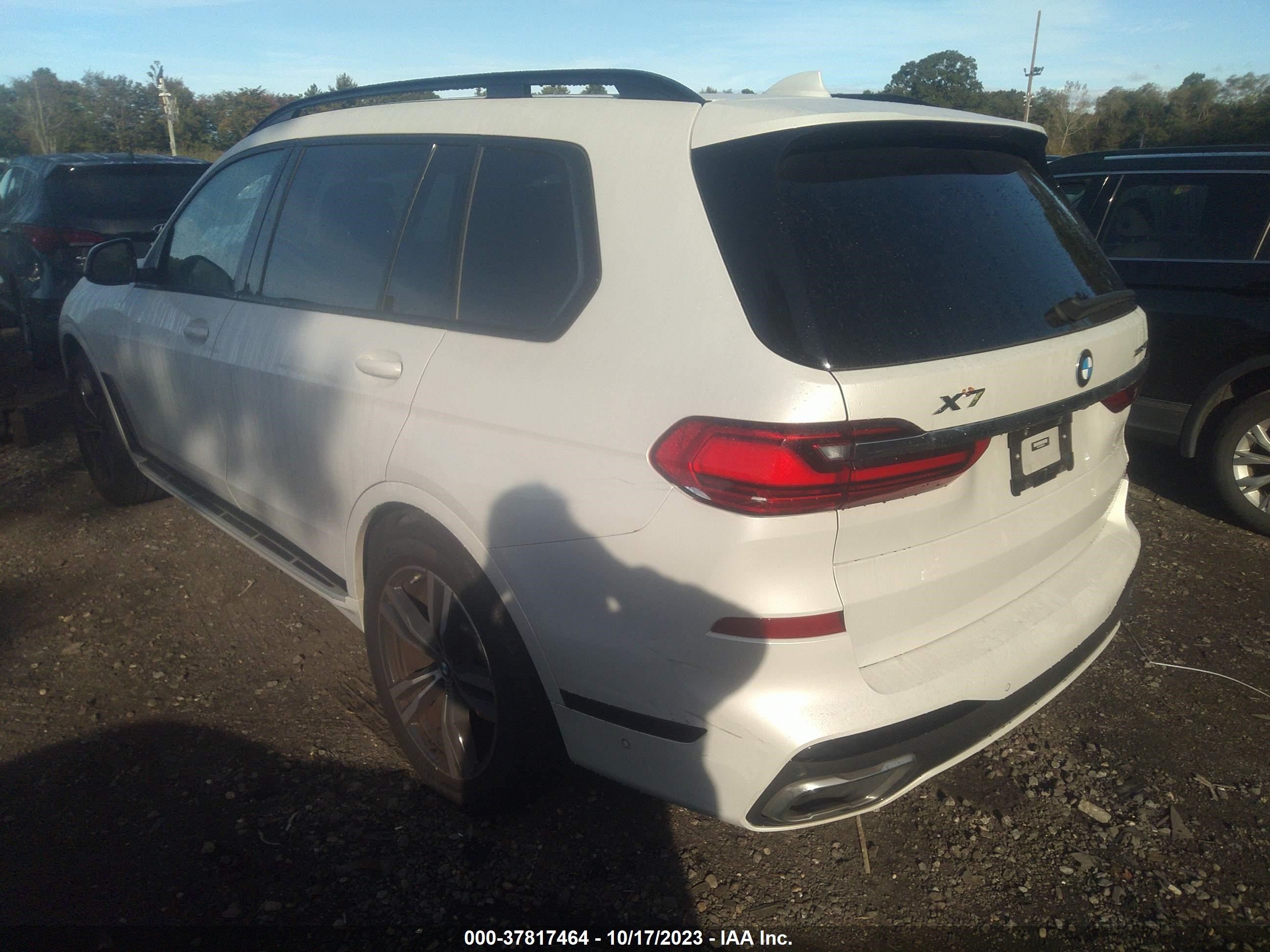 Photo 2 VIN: 5UXCW2C06N9M81537 - BMW X7 