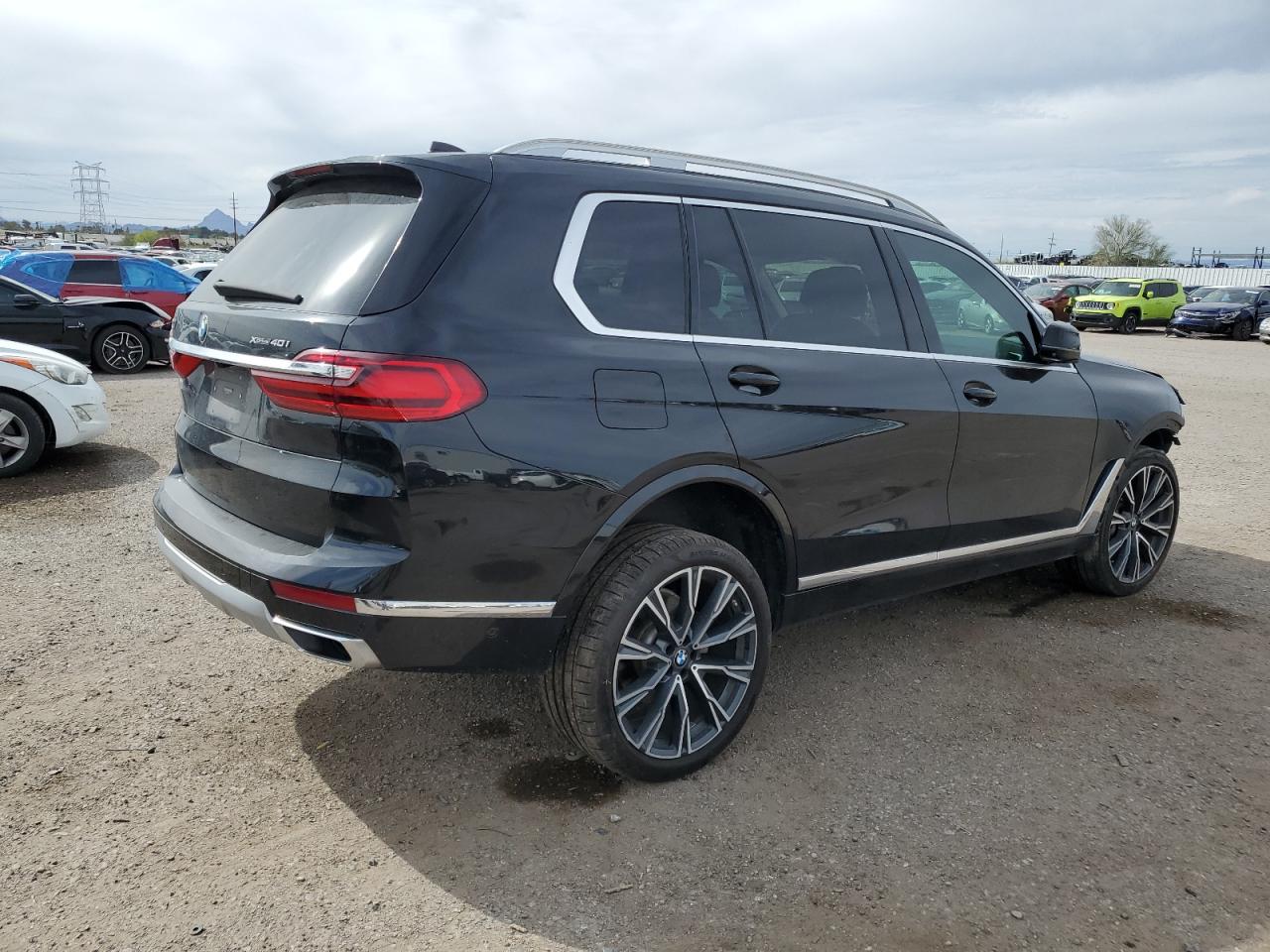 Photo 2 VIN: 5UXCW2C09L9A03211 - BMW X7 