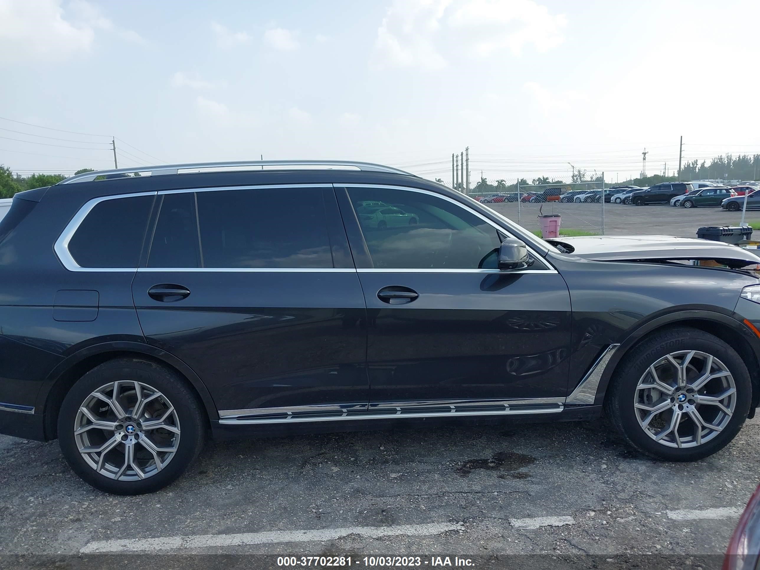 Photo 13 VIN: 5UXCW2C09L9A03435 - BMW X7 