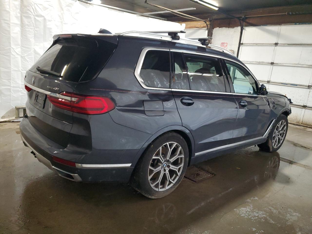 Photo 2 VIN: 5UXCW2C09N9J14843 - BMW X7 