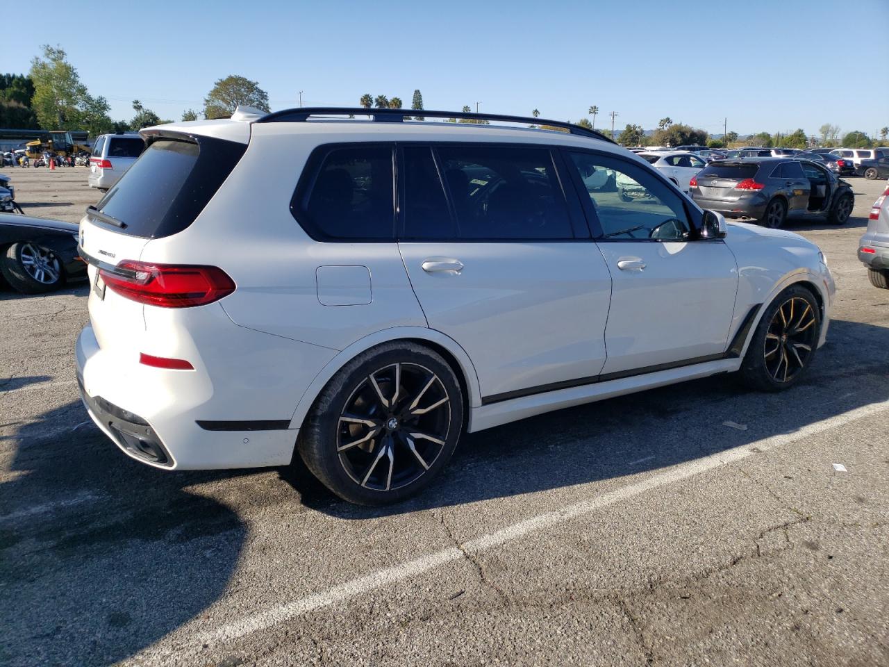 Photo 2 VIN: 5UXCW2C09N9J22098 - BMW X7 