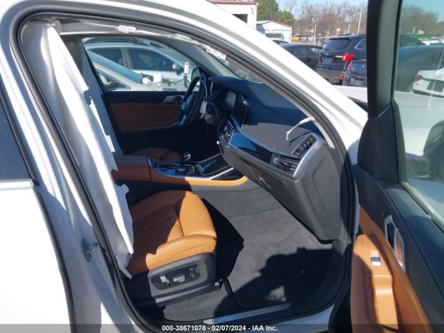 Photo 4 VIN: 5UXCW2C0XN9K47224 - BMW X7 