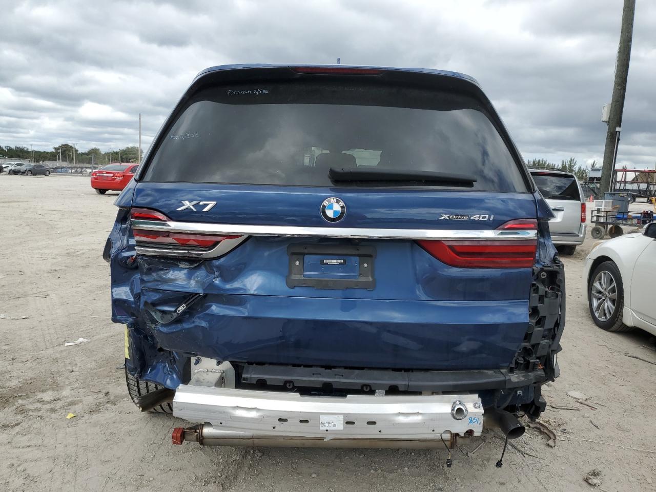 Photo 5 VIN: 5UXCW2C0XN9L61949 - BMW X7 