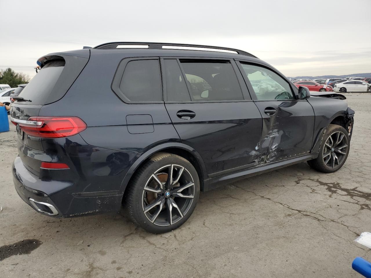 Photo 2 VIN: 5UXCW2C57KLB43965 - BMW X7 