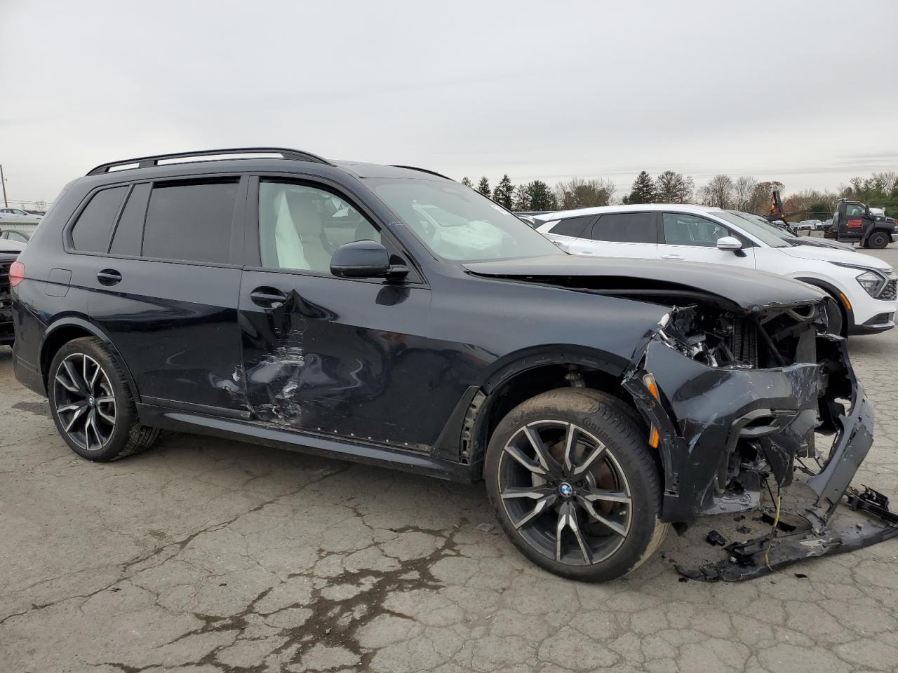 Photo 3 VIN: 5UXCW2C57KLB43965 - BMW X7 