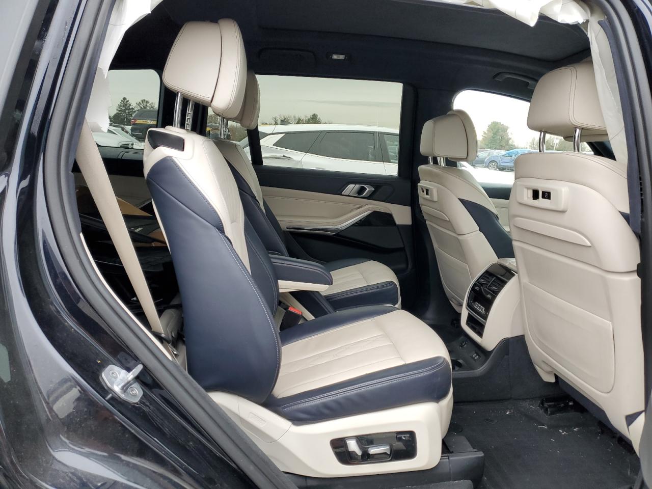 Photo 9 VIN: 5UXCW2C57KLB43965 - BMW X7 