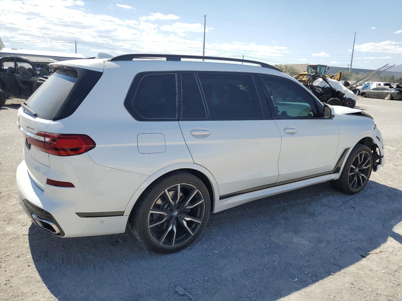 Photo 2 VIN: 5UXCX4C52KLB40111 - BMW X7 