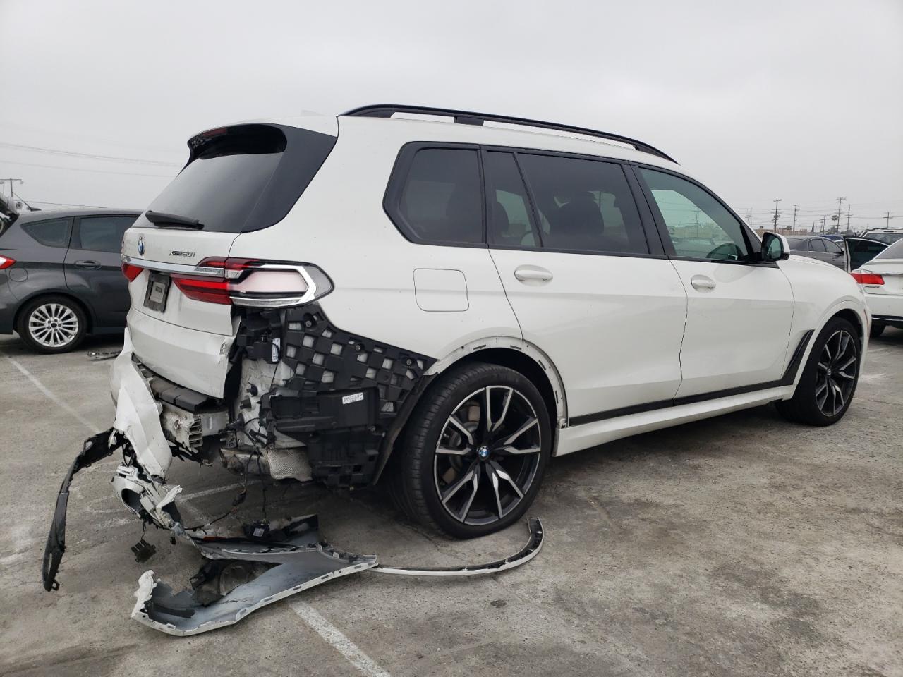 Photo 2 VIN: 5UXCX4C58KLS39240 - BMW X7 