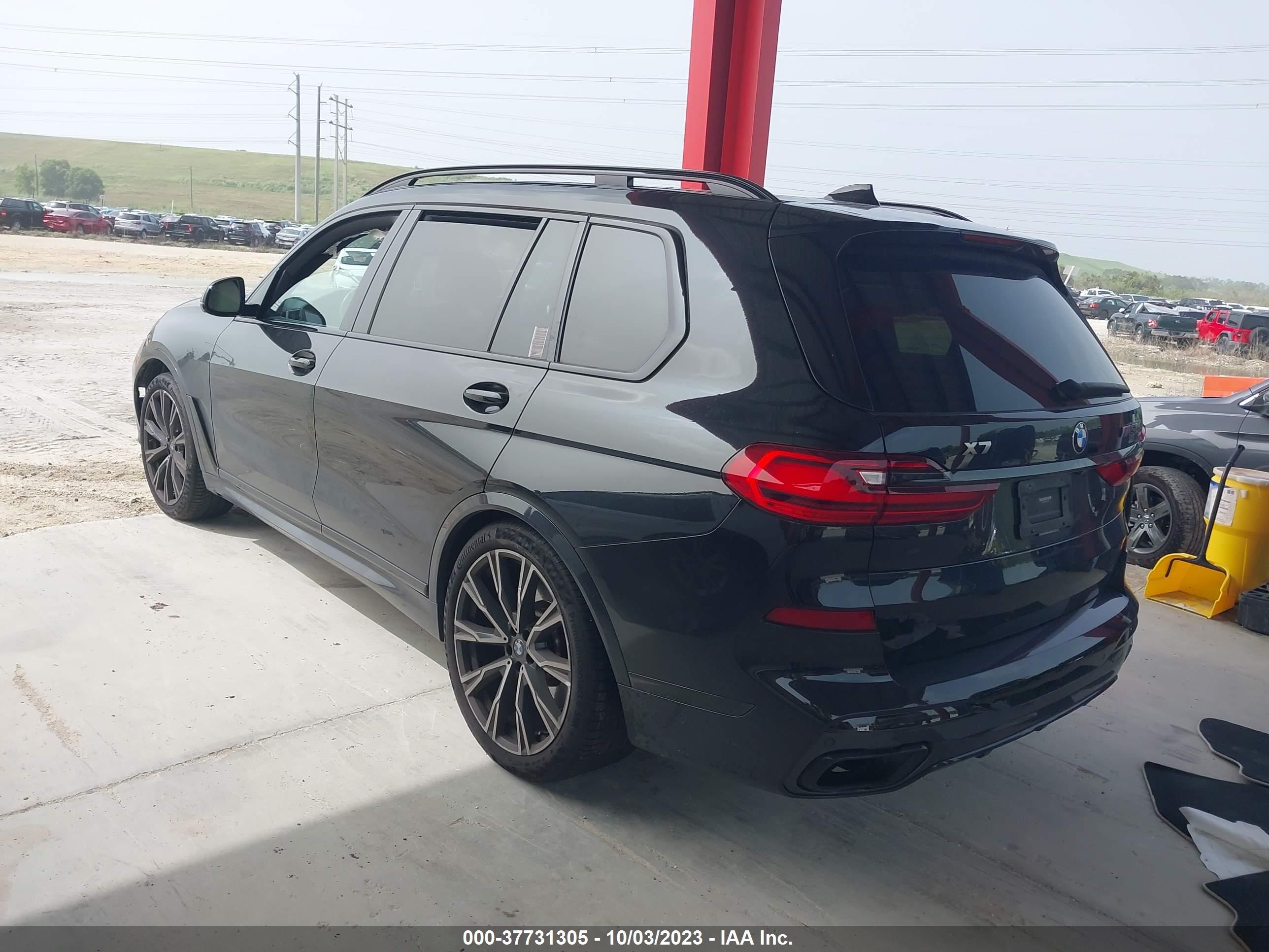 Photo 2 VIN: 5UXCX6C05L9C11669 - BMW X7 