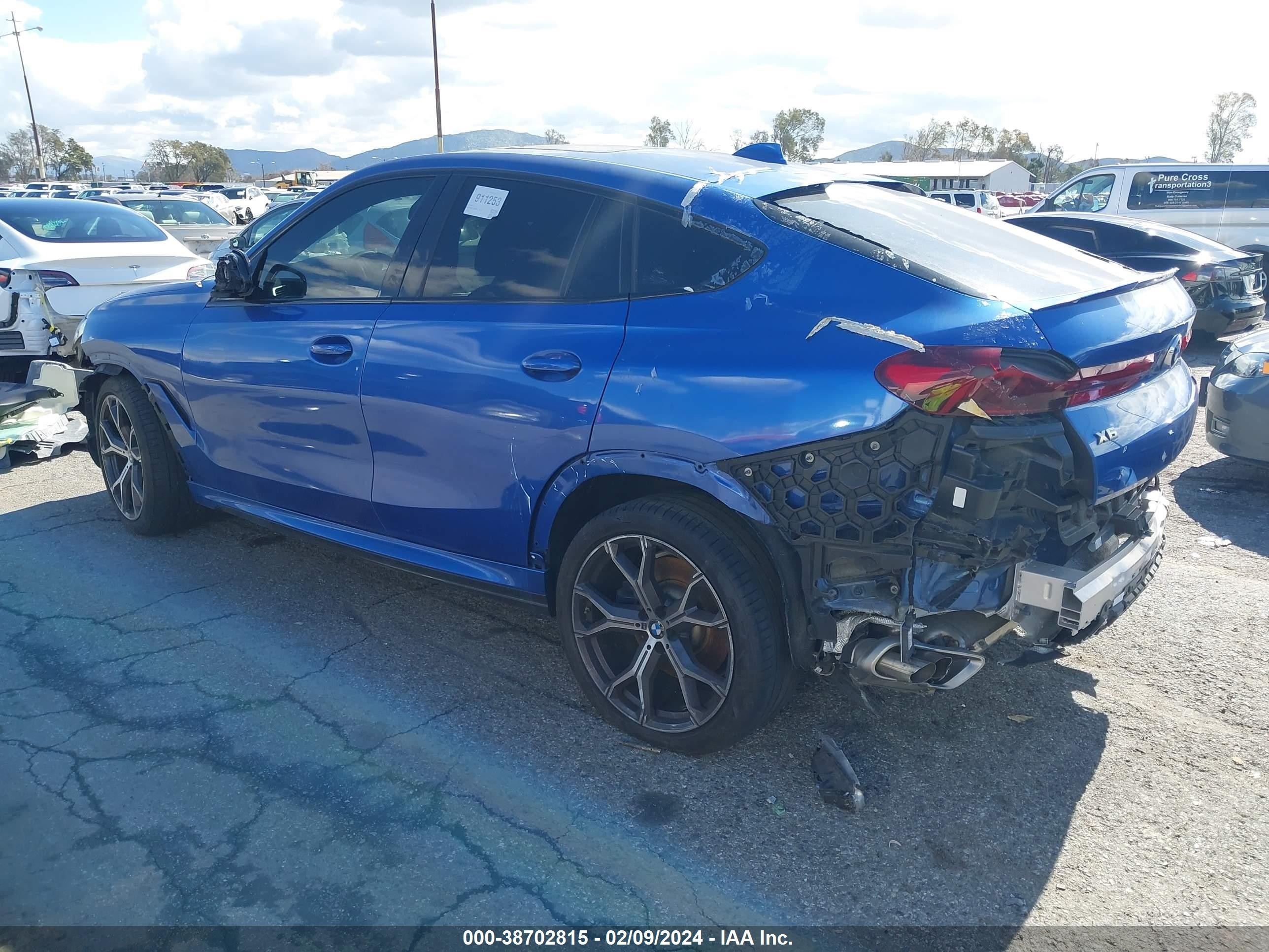 Photo 2 VIN: 5UXCY8C00LLE40465 - BMW X6 