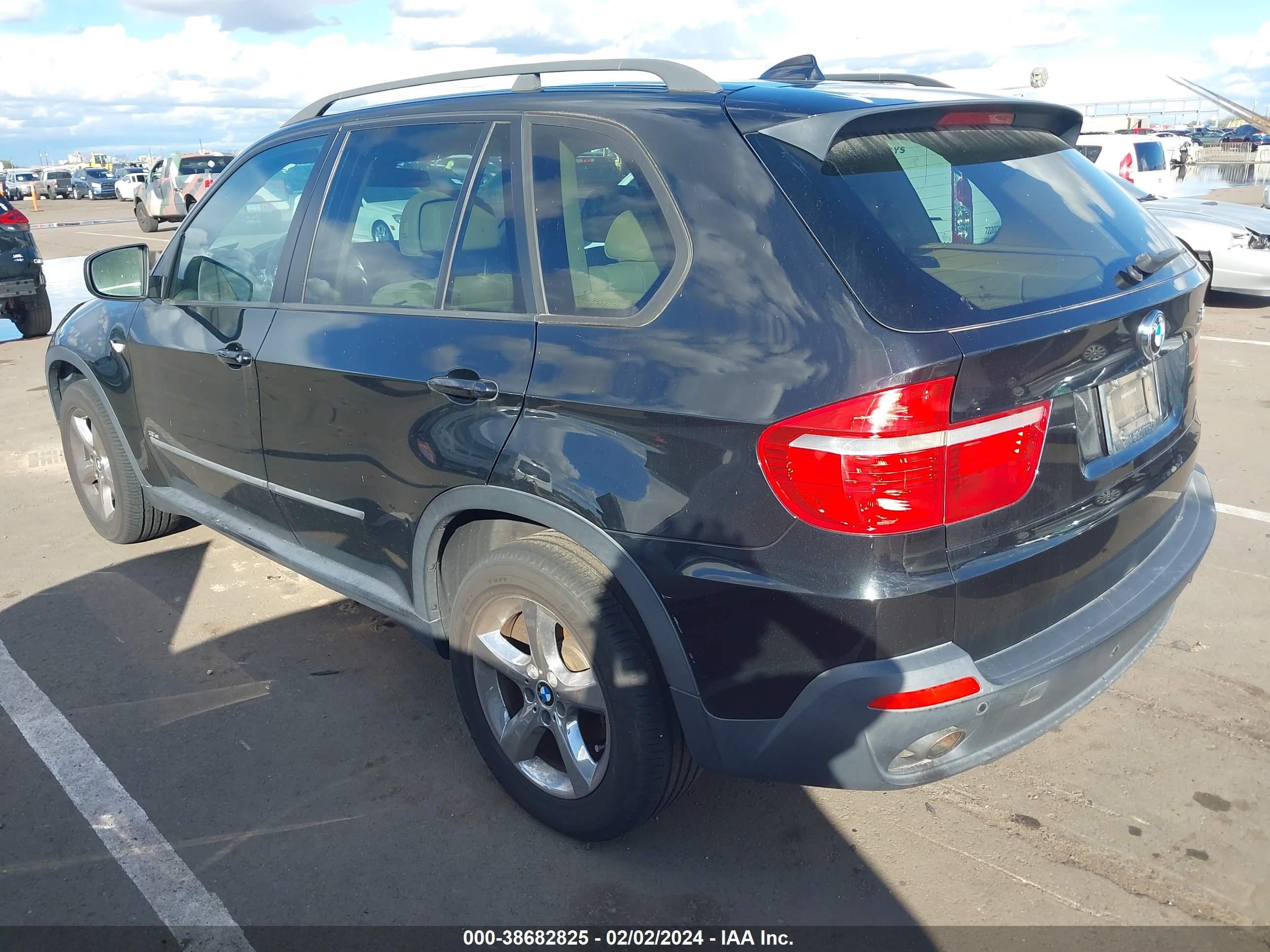 Photo 2 VIN: 5UXFE43528L004201 - BMW X5 