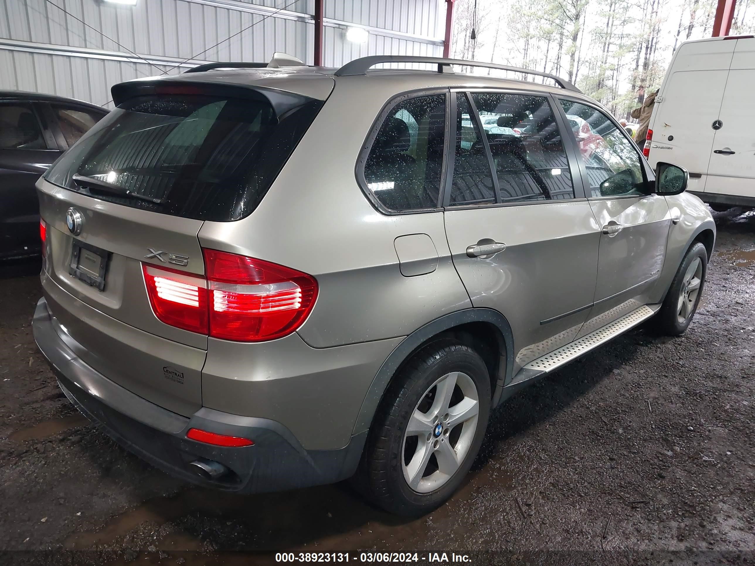 Photo 3 VIN: 5UXFE43529L261456 - BMW X5 