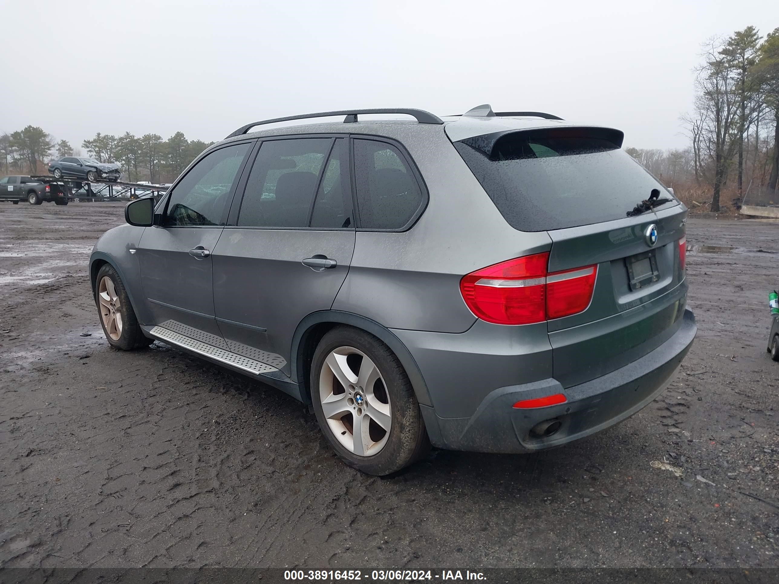 Photo 2 VIN: 5UXFE43588L025103 - BMW X5 