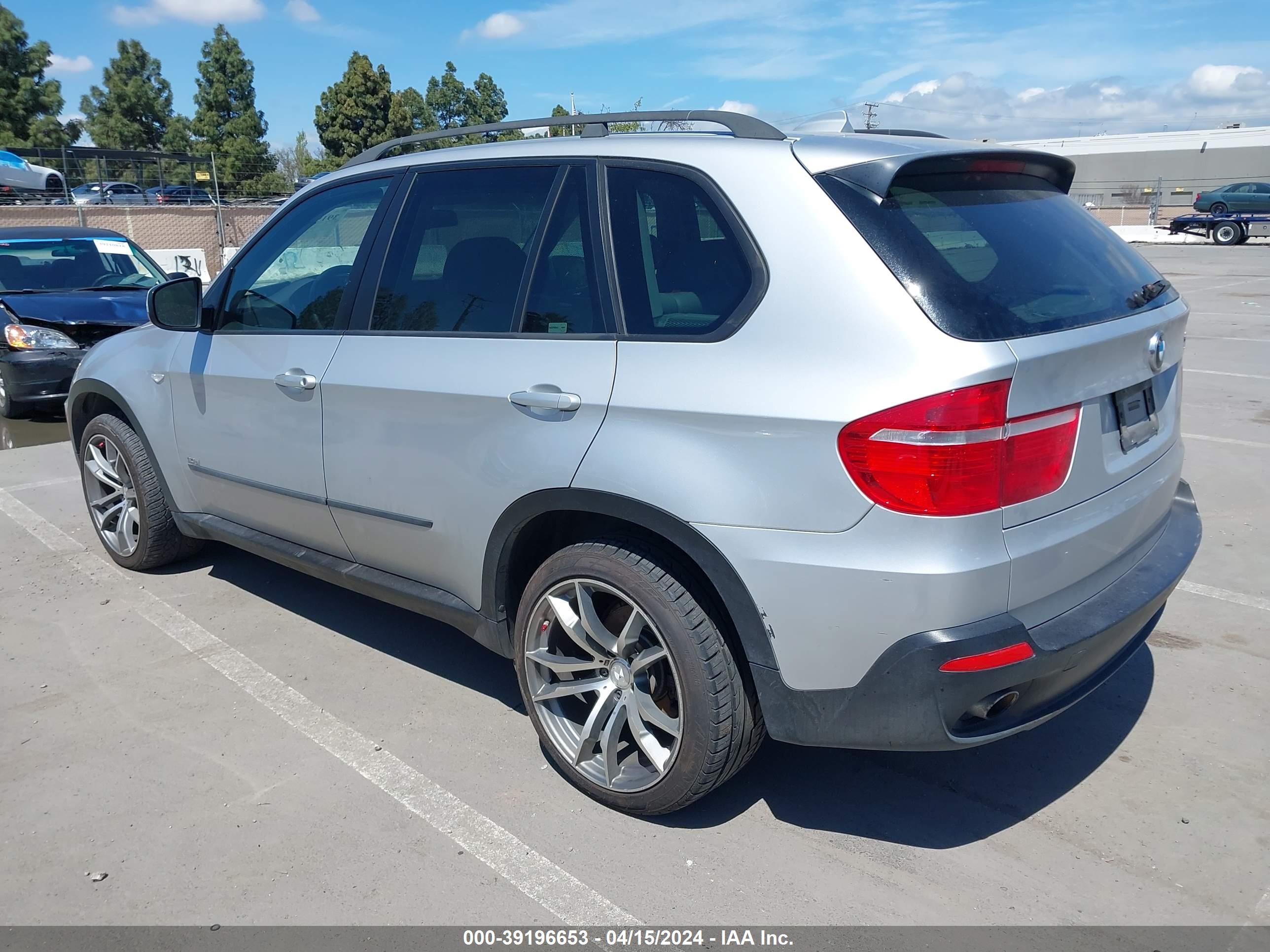 Photo 2 VIN: 5UXFE43588L029250 - BMW X5 