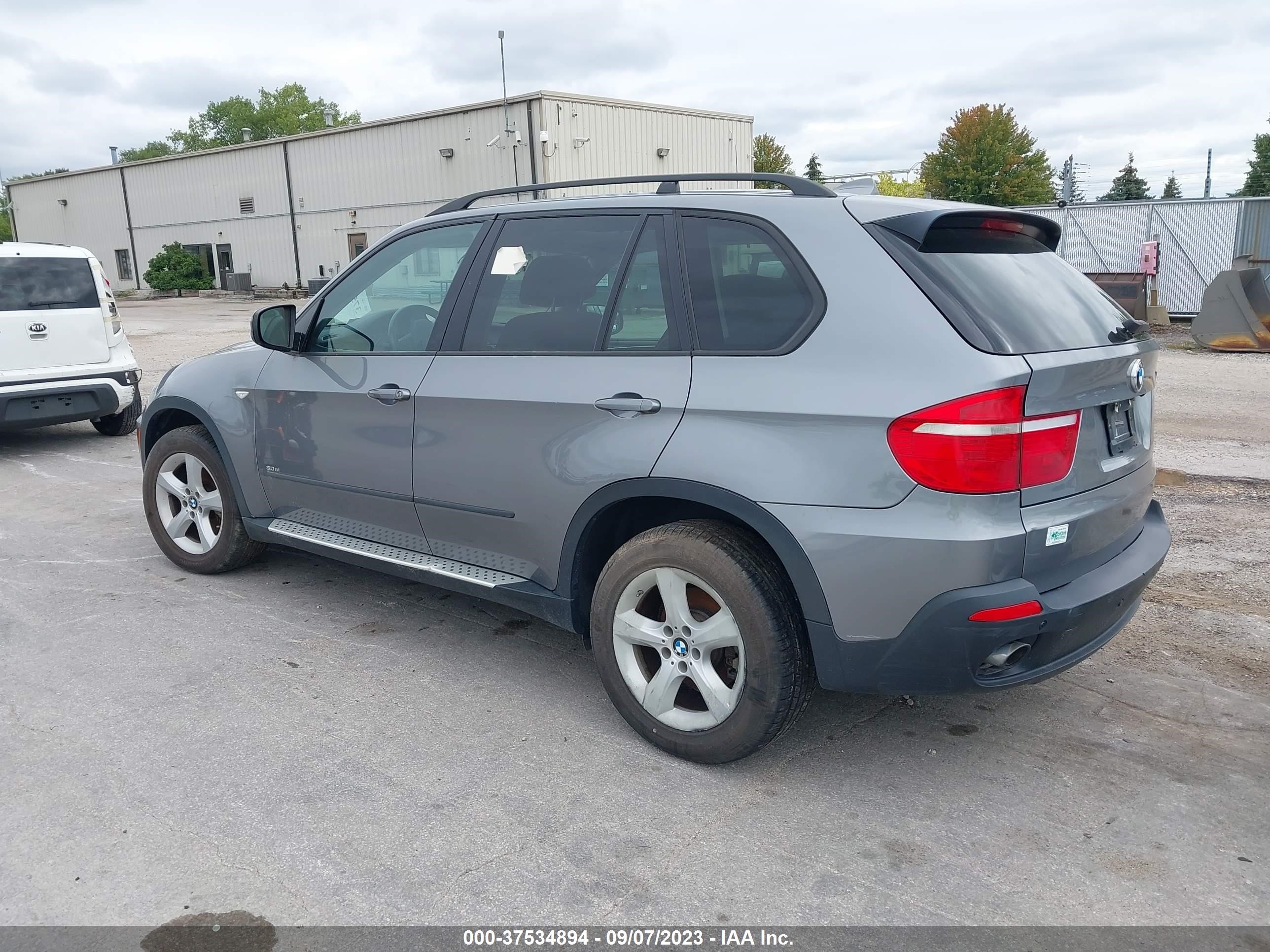 Photo 2 VIN: 5UXFE43598L003899 - BMW X5 