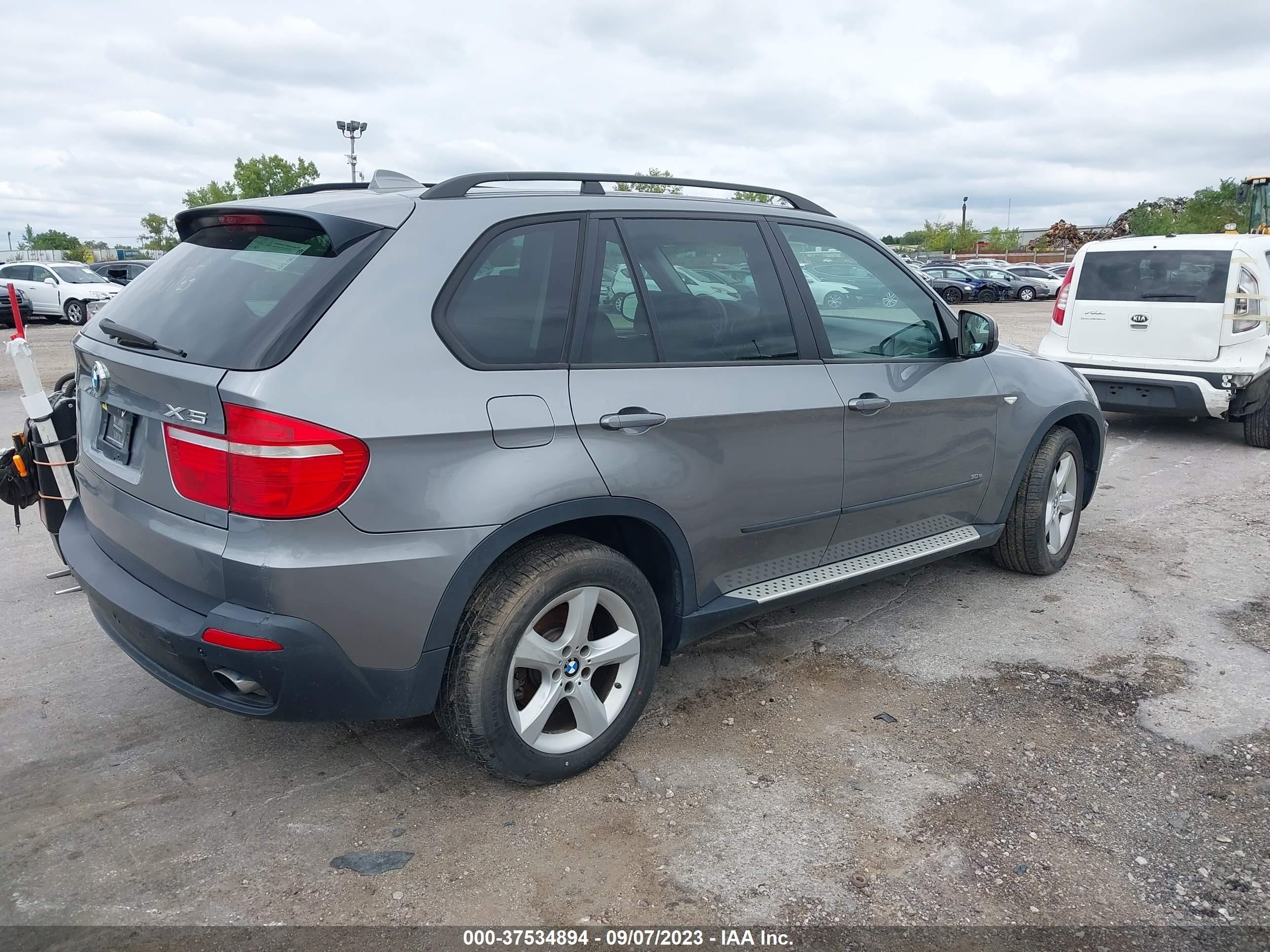 Photo 3 VIN: 5UXFE43598L003899 - BMW X5 