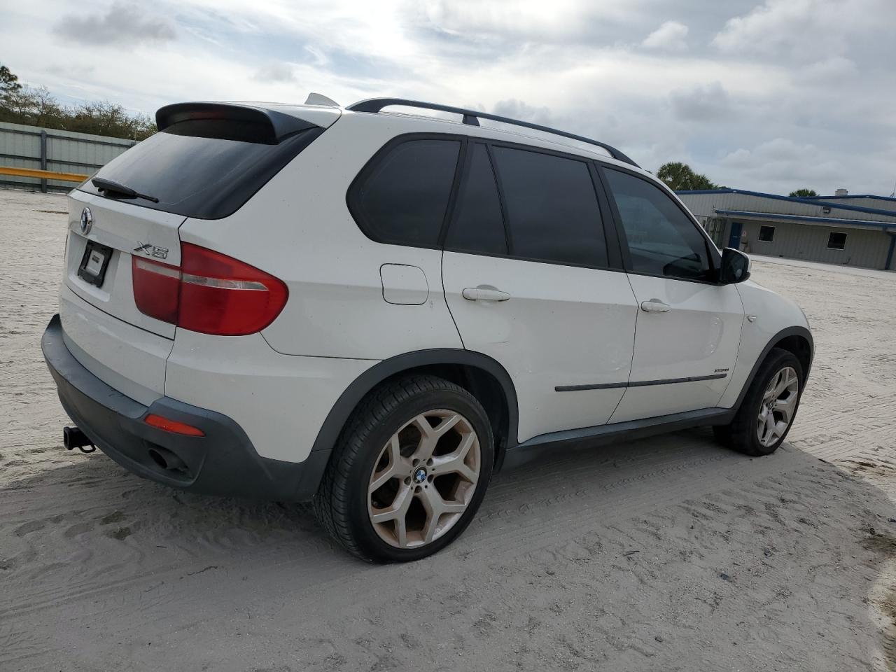 Photo 2 VIN: 5UXFE43599L261289 - BMW X5 