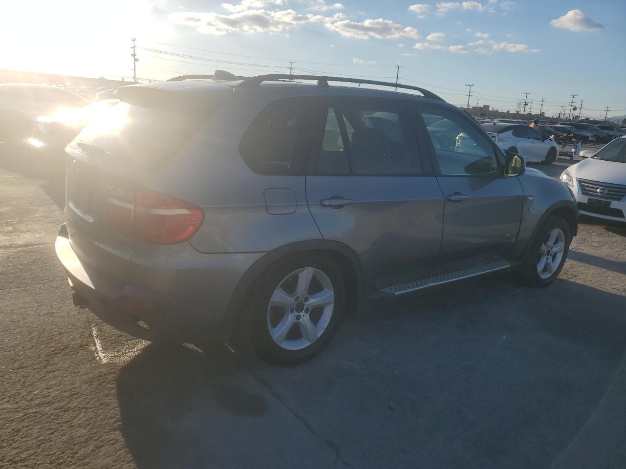 Photo 2 VIN: 5UXFE43599L265858 - BMW X5 