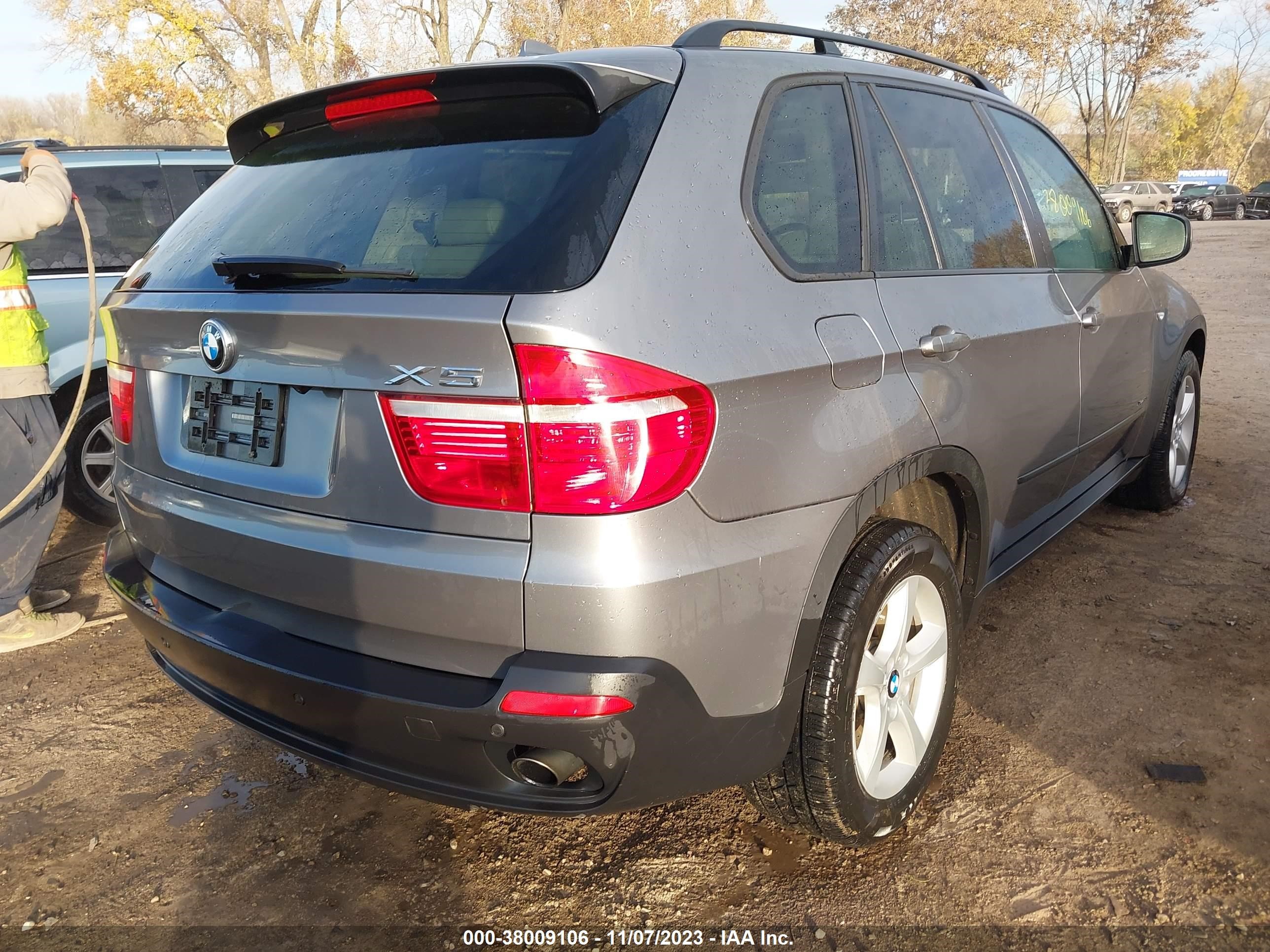 Photo 3 VIN: 5UXFE435X9L272379 - BMW X5 