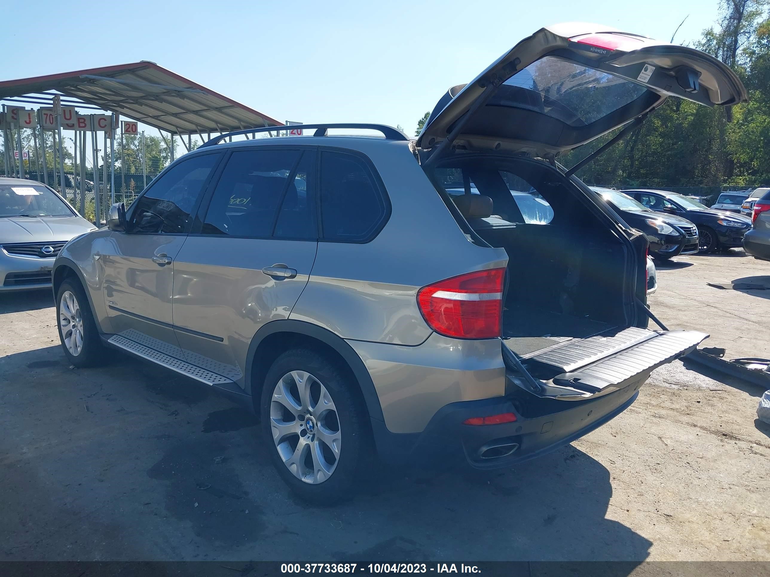 Photo 2 VIN: 5UXFE83549L308557 - BMW X5 