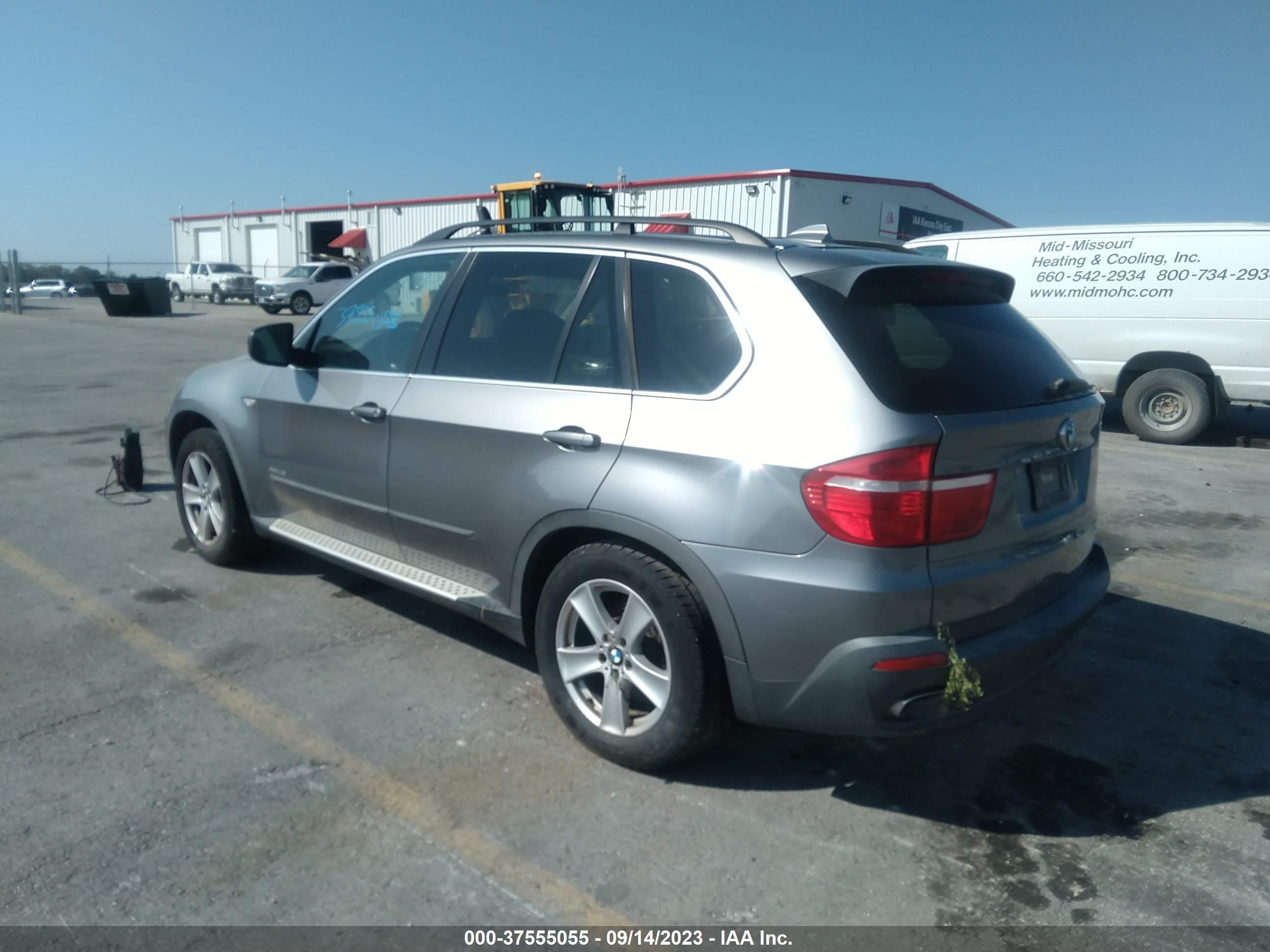 Photo 2 VIN: 5UXFE83549L309370 - BMW X5 