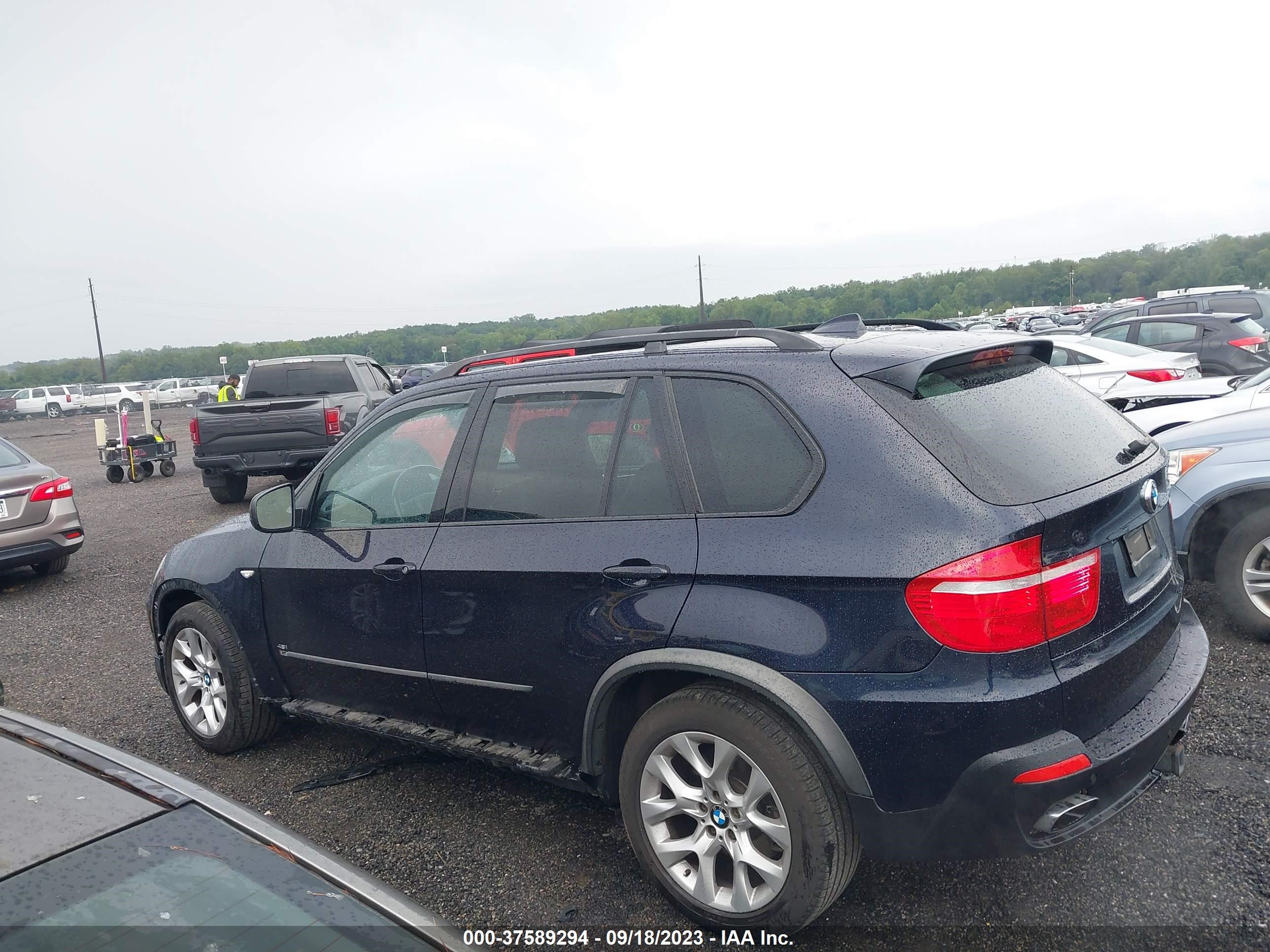 Photo 13 VIN: 5UXFE83588L161738 - BMW X5 