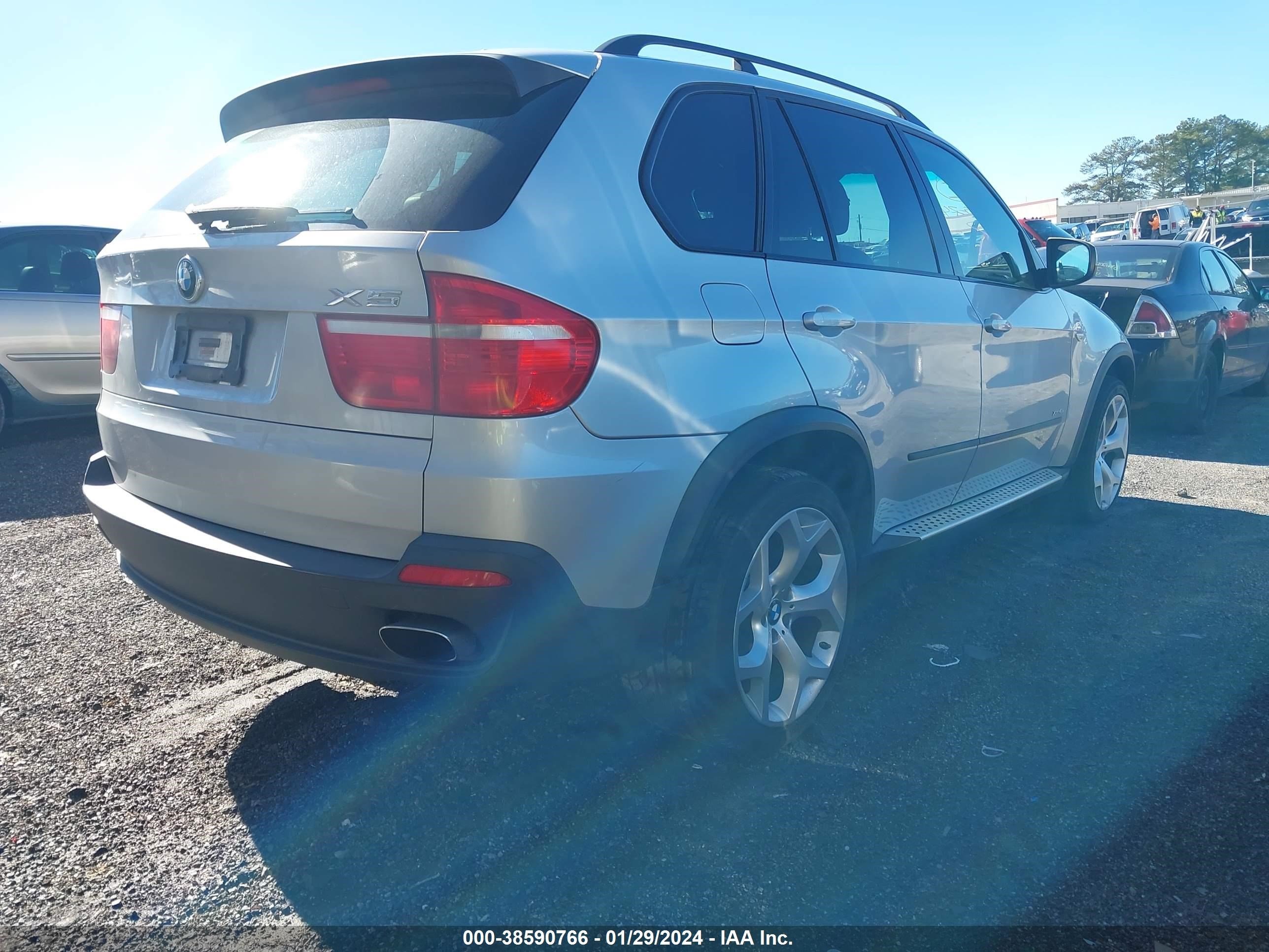 Photo 3 VIN: 5UXFE83599L168800 - BMW X5 