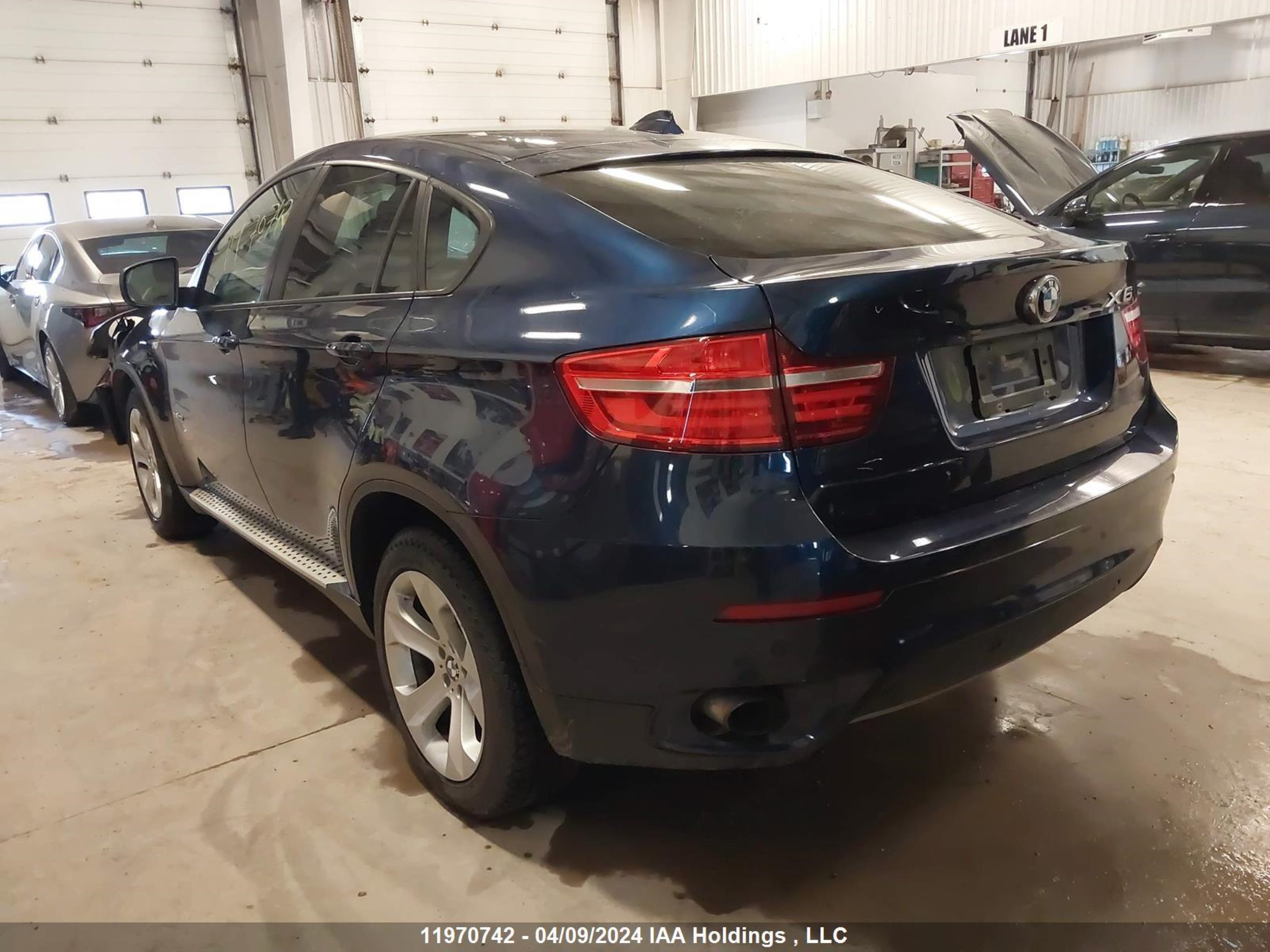 Photo 2 VIN: 5UXFG2C59E0H11391 - BMW X6 