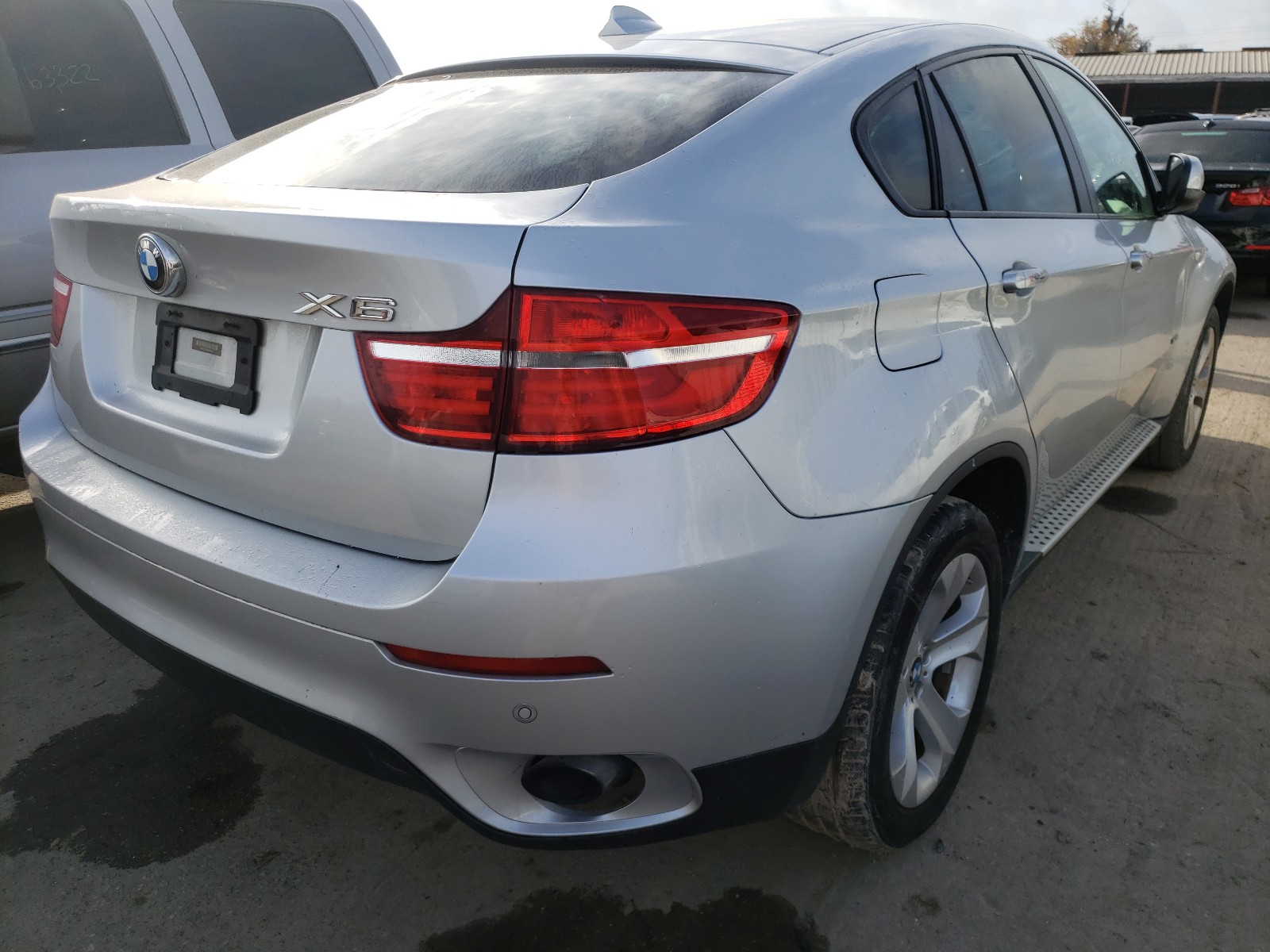 Photo 3 VIN: 5UXFG2C5XE0C45602 - BMW X6 