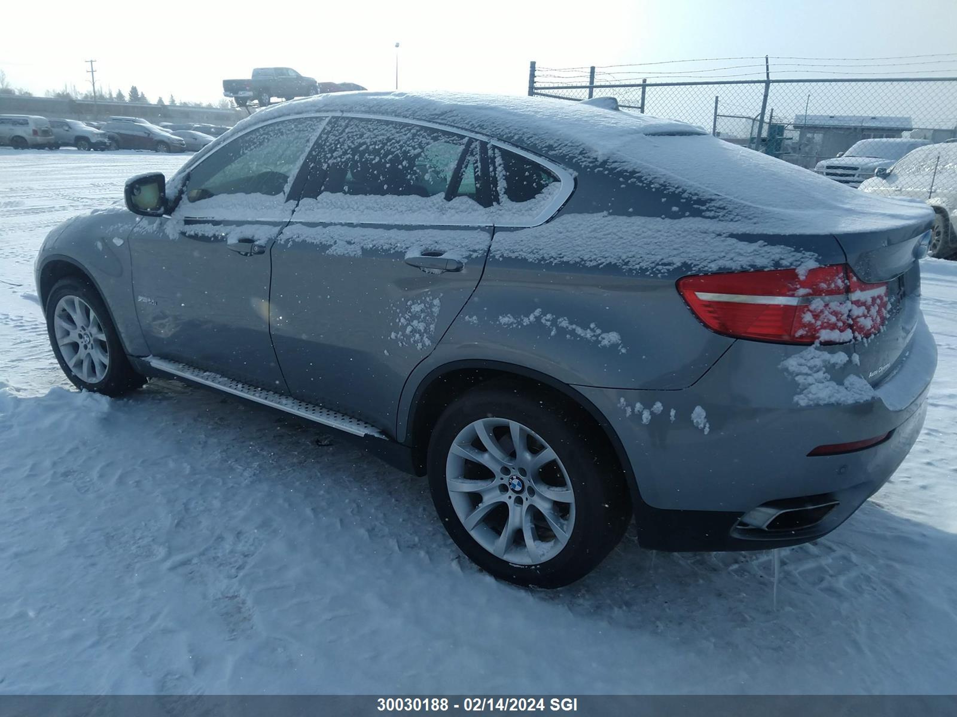 Photo 2 VIN: 5UXFG83559LZ93422 - BMW X6 