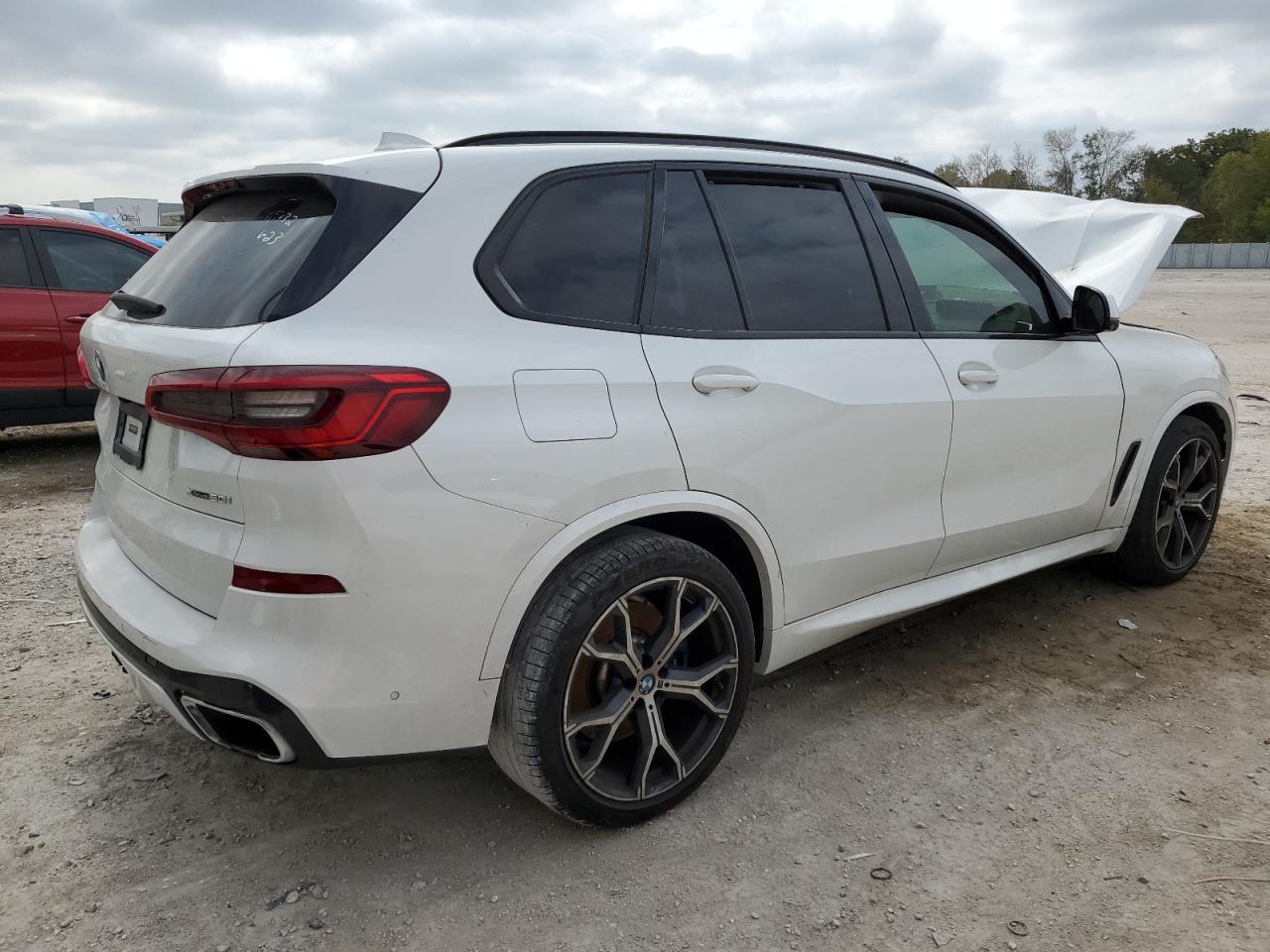 Photo 2 VIN: 5UXJU2C57KLB15547 - BMW X5 