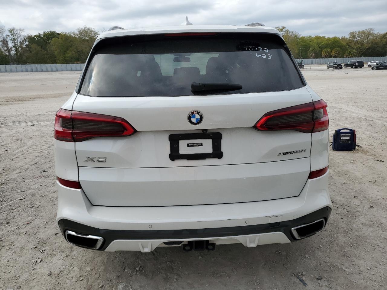 Photo 5 VIN: 5UXJU2C57KLB15547 - BMW X5 