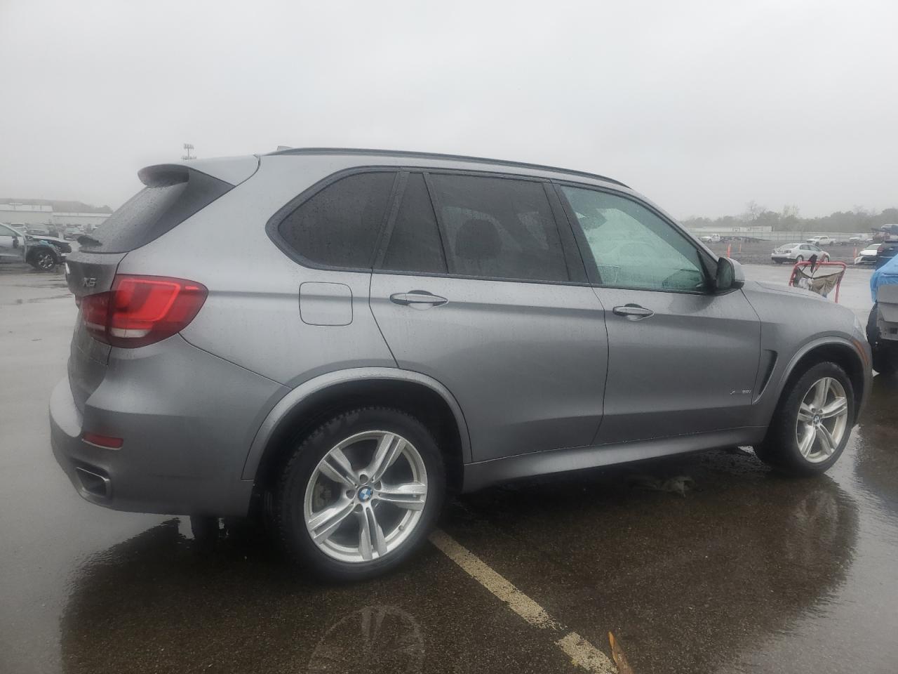 Photo 2 VIN: 5UXKR0C35H0V72714 - BMW X5 