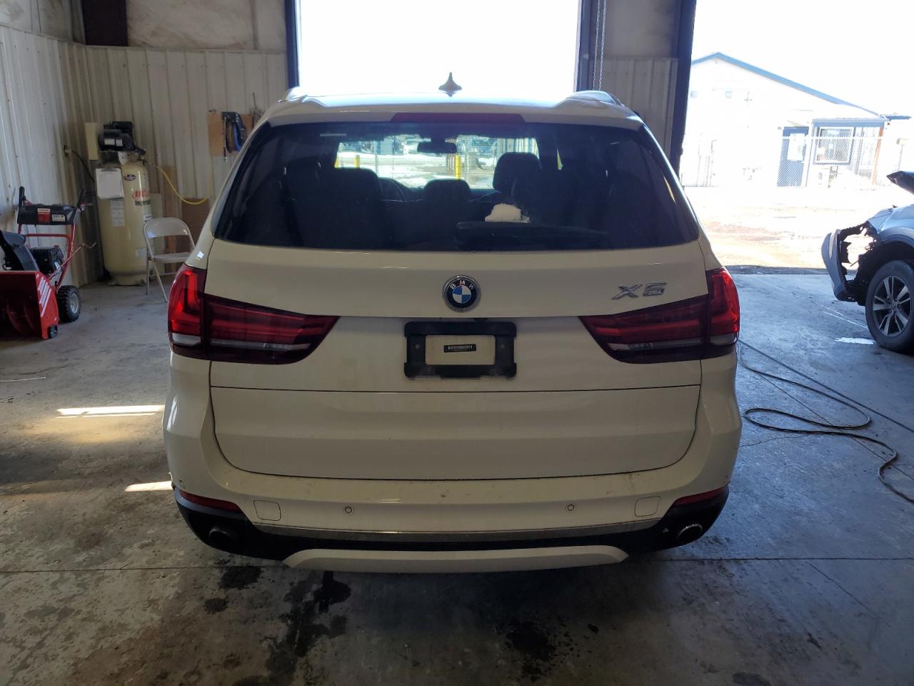 Photo 5 VIN: 5UXKR0C38H0V71377 - BMW X5 