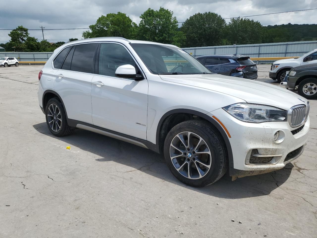 Photo 3 VIN: 5UXKR0C39H0X80109 - BMW X5 