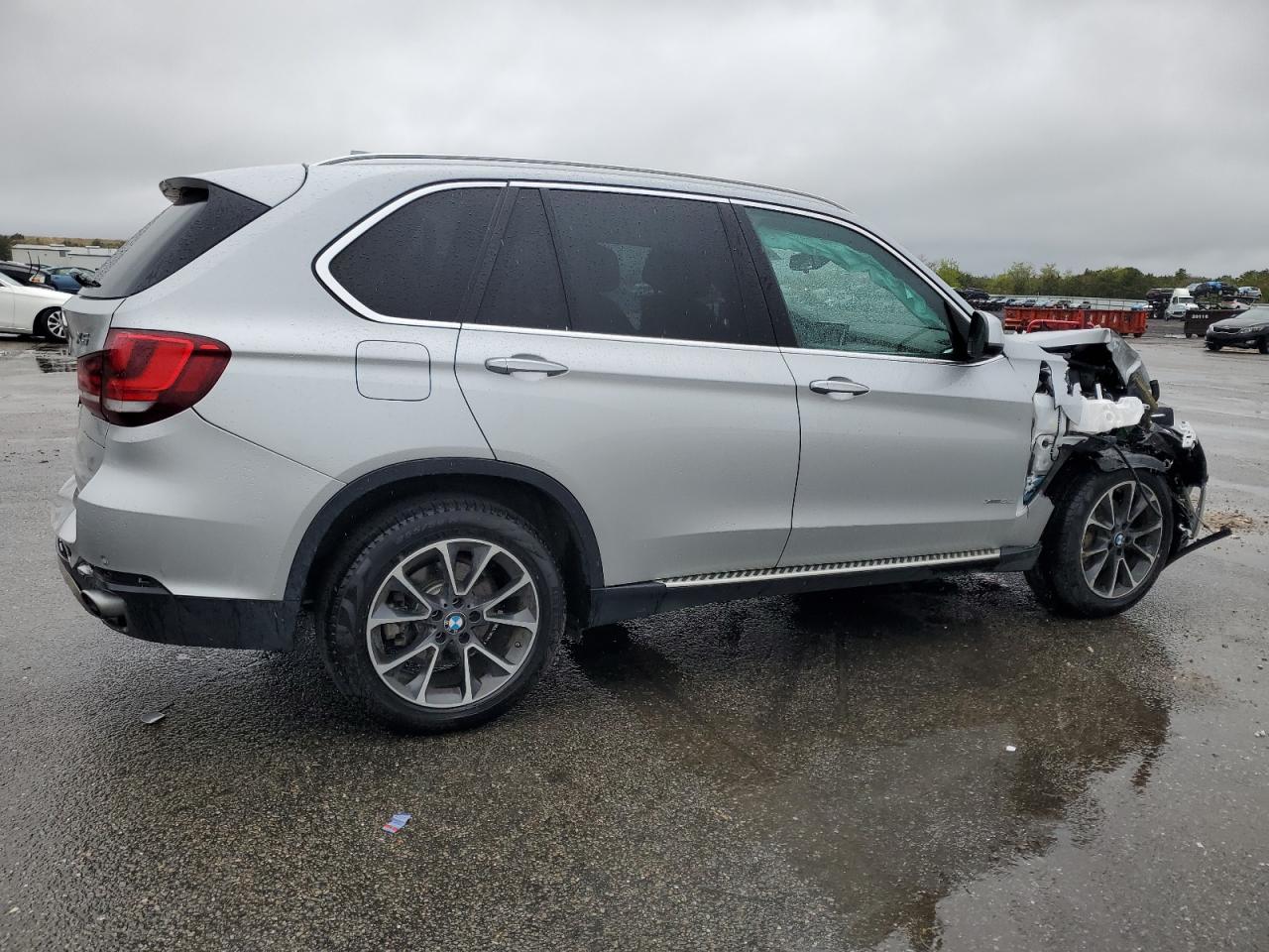 Photo 2 VIN: 5UXKR0C3XH0V72871 - BMW X5 