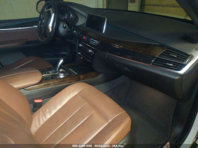 Photo 4 VIN: 5UXKR0C3XH0X77820 - BMW X5 