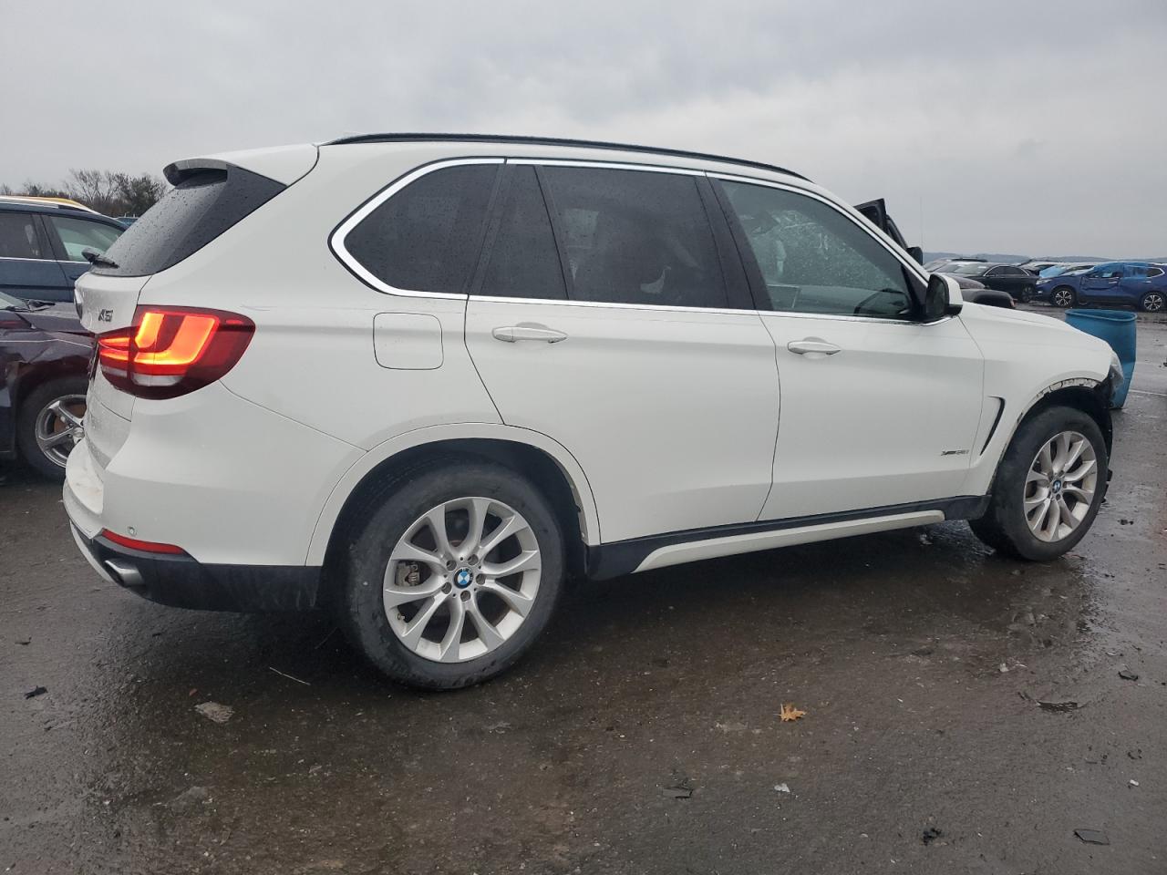 Photo 2 VIN: 5UXKR0C50F0K55311 - BMW X5 