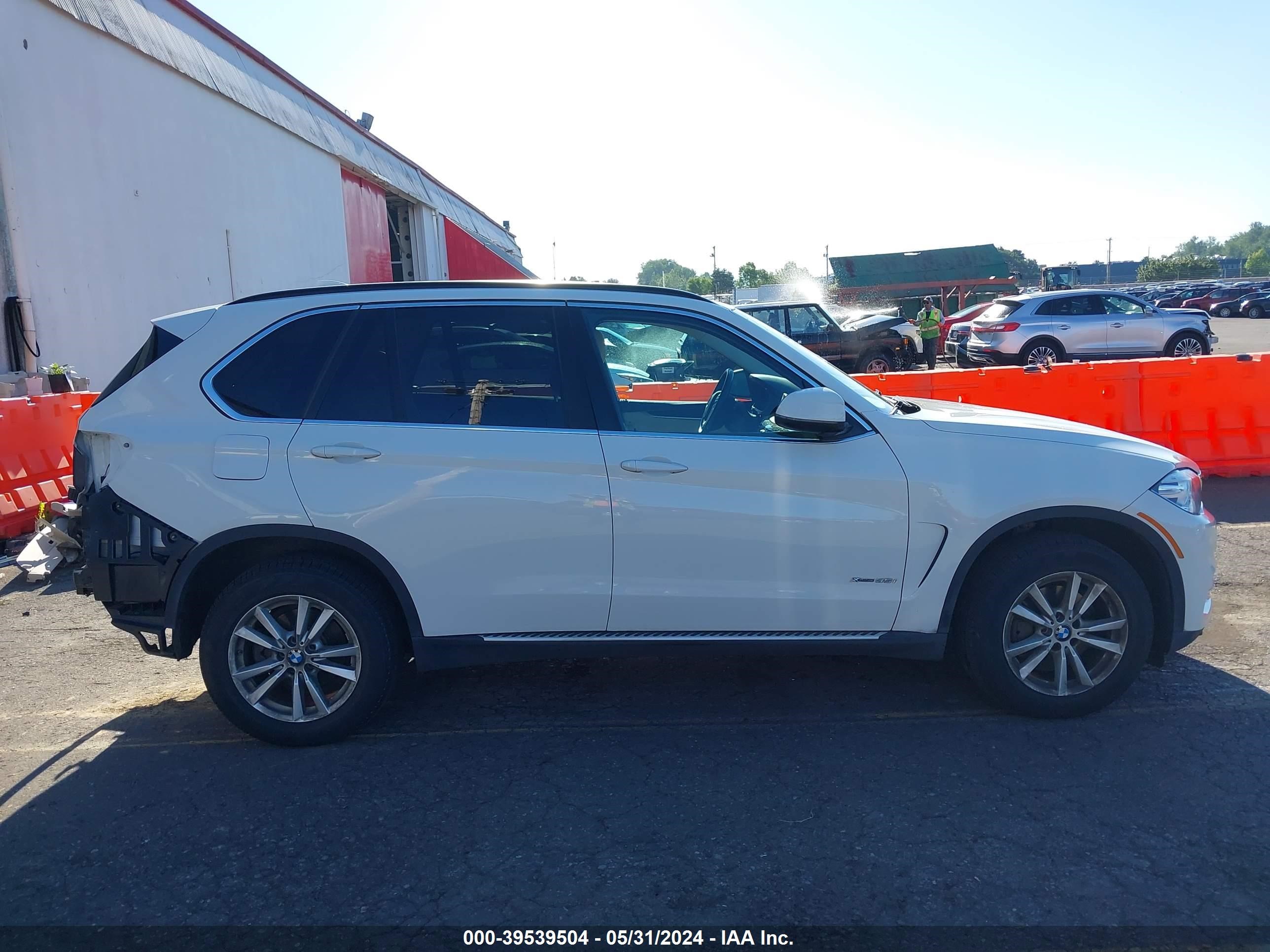 Photo 13 VIN: 5UXKR0C50F0K66793 - BMW X5 