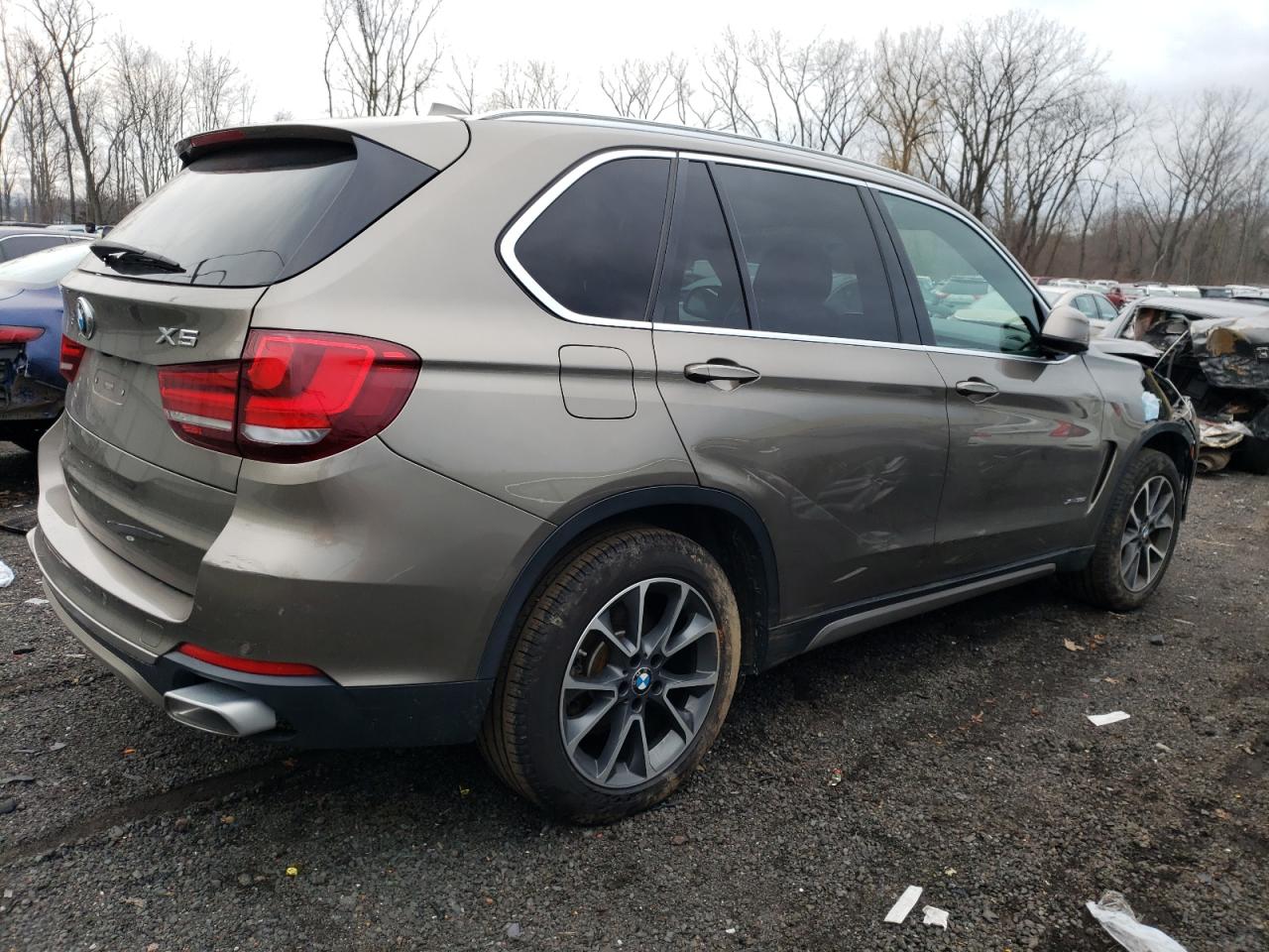 Photo 2 VIN: 5UXKR0C50J0X90390 - BMW X5 