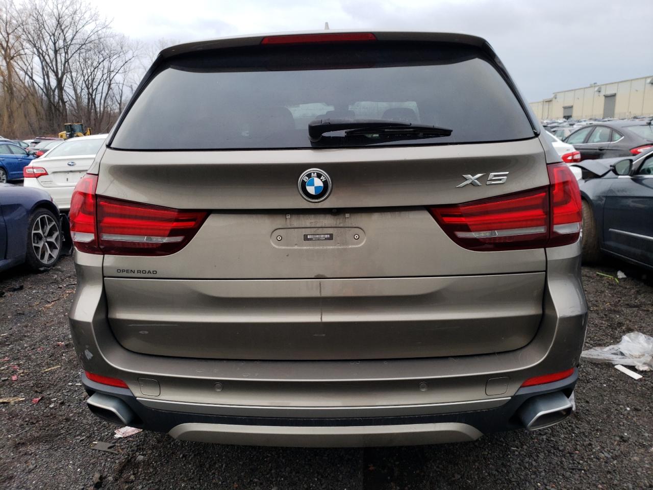 Photo 5 VIN: 5UXKR0C50J0X90390 - BMW X5 