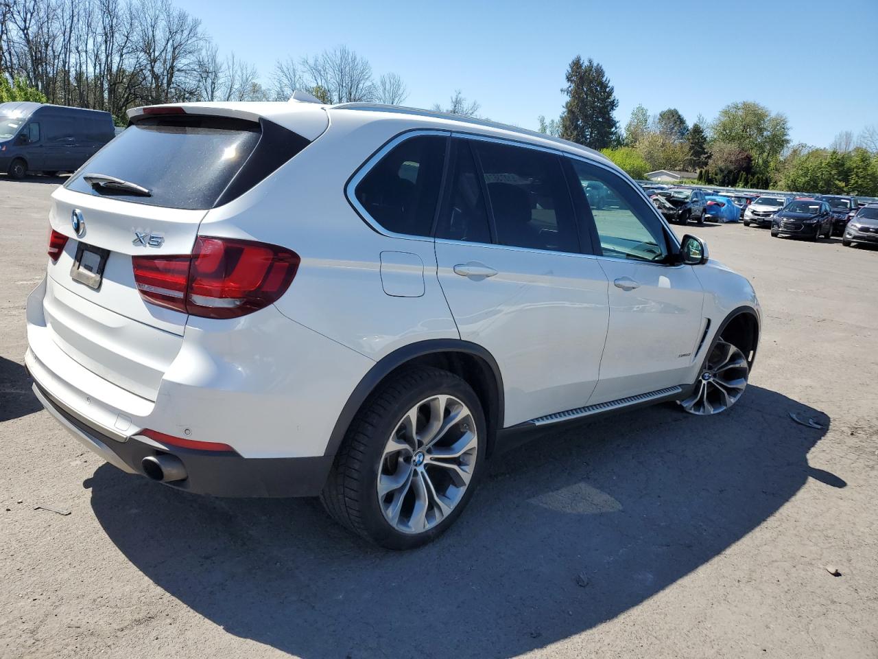 Photo 2 VIN: 5UXKR0C51F0P08092 - BMW X5 